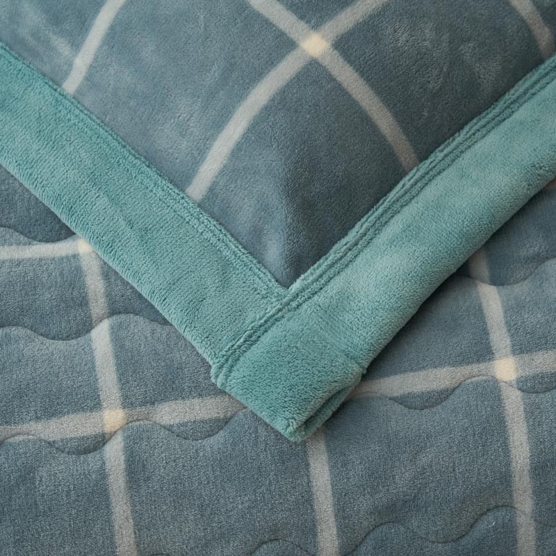 Four-piece set of thickened bed cover with edge-wrapped, muji, air-padded cotton, milk fleece, flannel and gold-carved fleece quilt cover, bed cover and pillowcase set DB Home Textiles Application Scenario