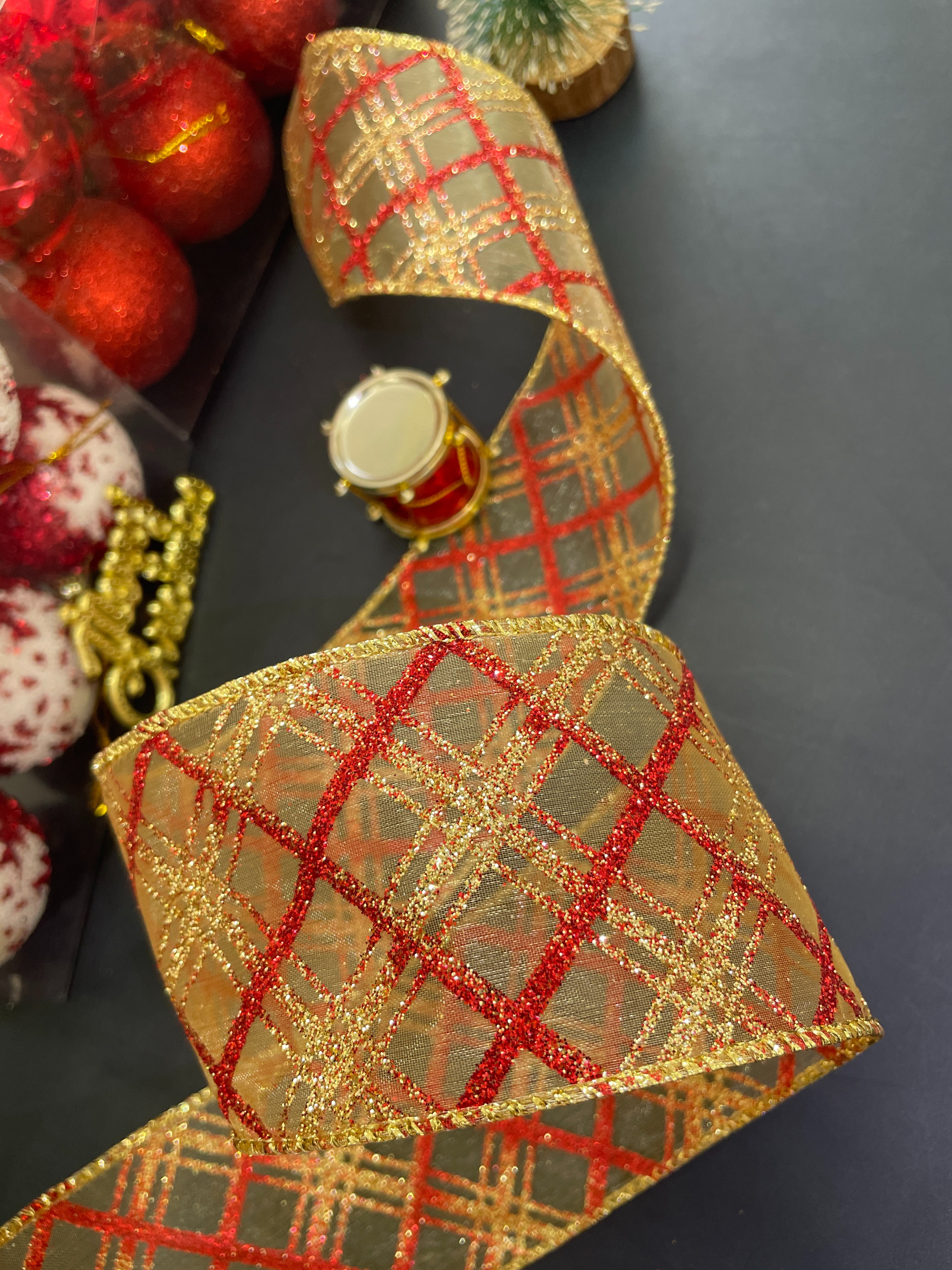 货号：2365圣诞礼品包装装饰DIY珍珠纱红葱金葱斜纹格圣诞铁线带6.3cm详情4