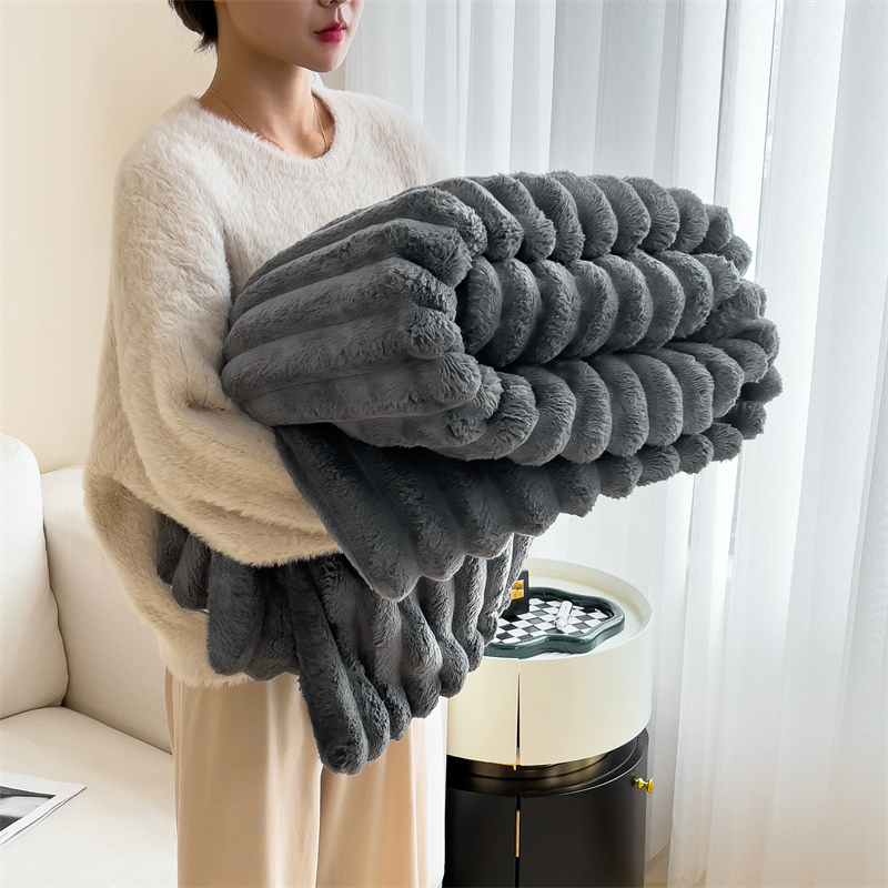 High grammage wide strip double-sided strip imitation rabbit hair flanged pile fabric, 4 cm width DB home textile small rabbit hair fabric Application Scenario