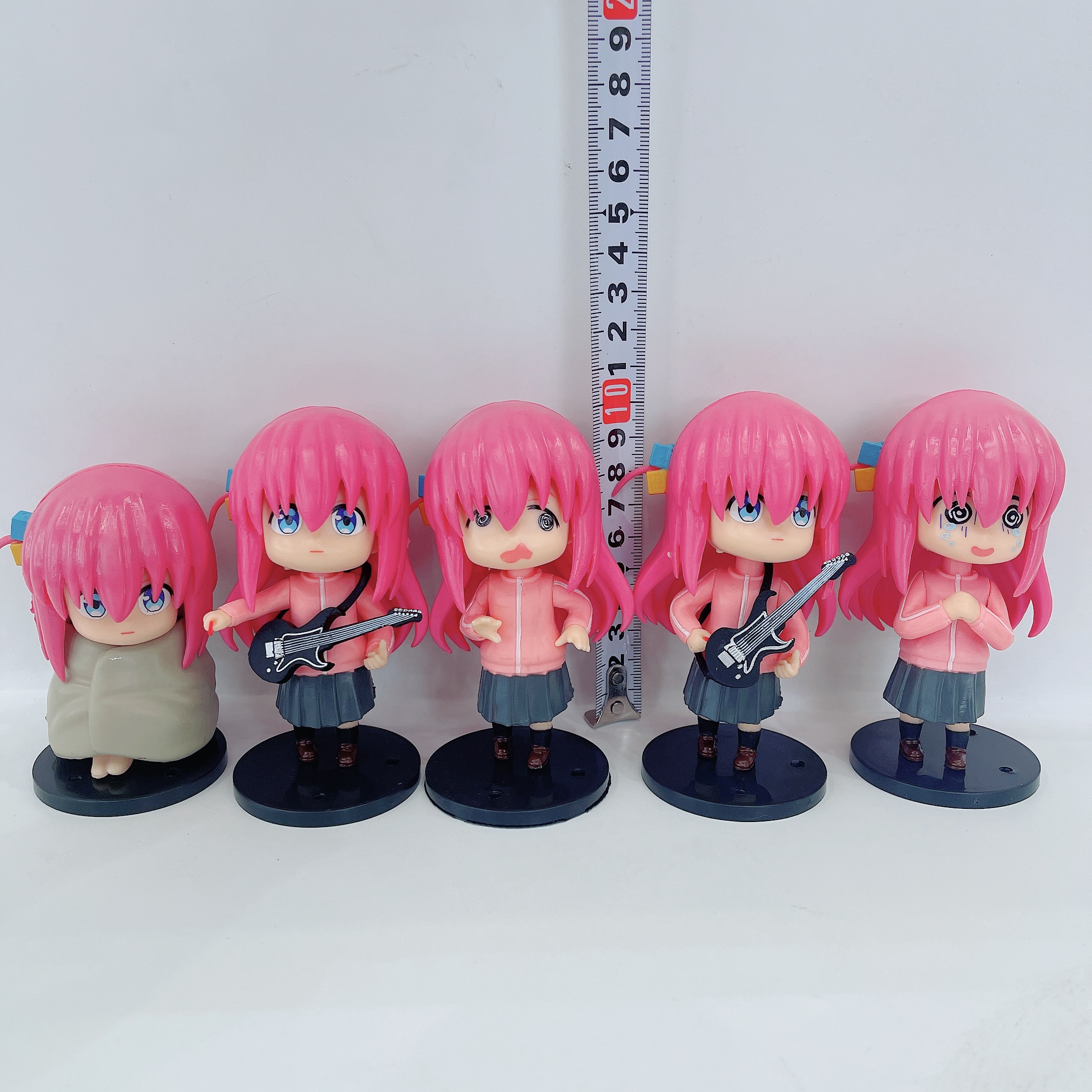 Wholesale of lonely rock figurines by Kazuri Goto, Izumi Hikari, and Ryo Yamada, as well as anime desktop car accessories Application Scenario