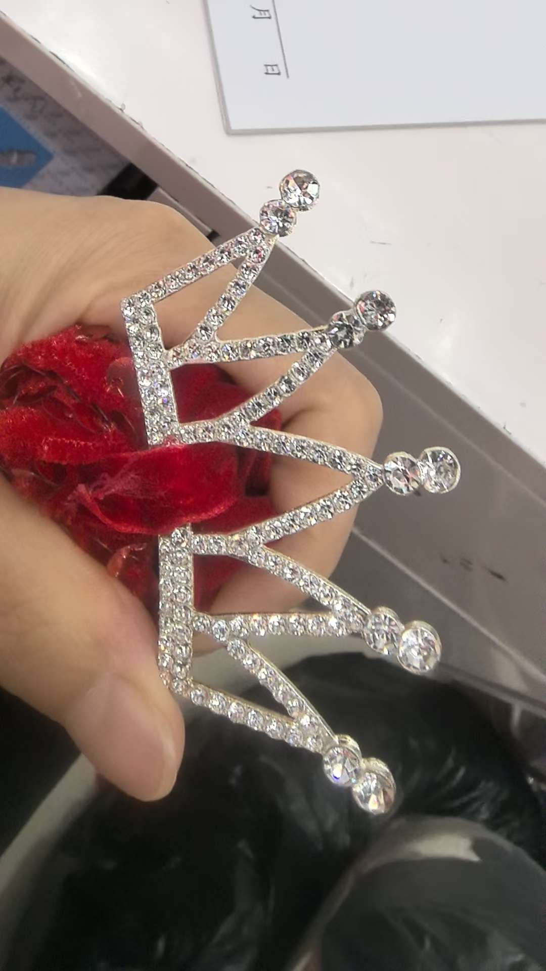 DUY children's beaded bracelet, clothing accessories, diamond-encrusted leather strips, phone case accessories details Picture