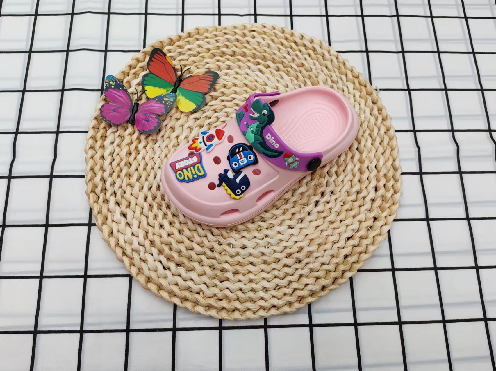 Children's fashionable and cute cartoon outerwear crocs Specification image