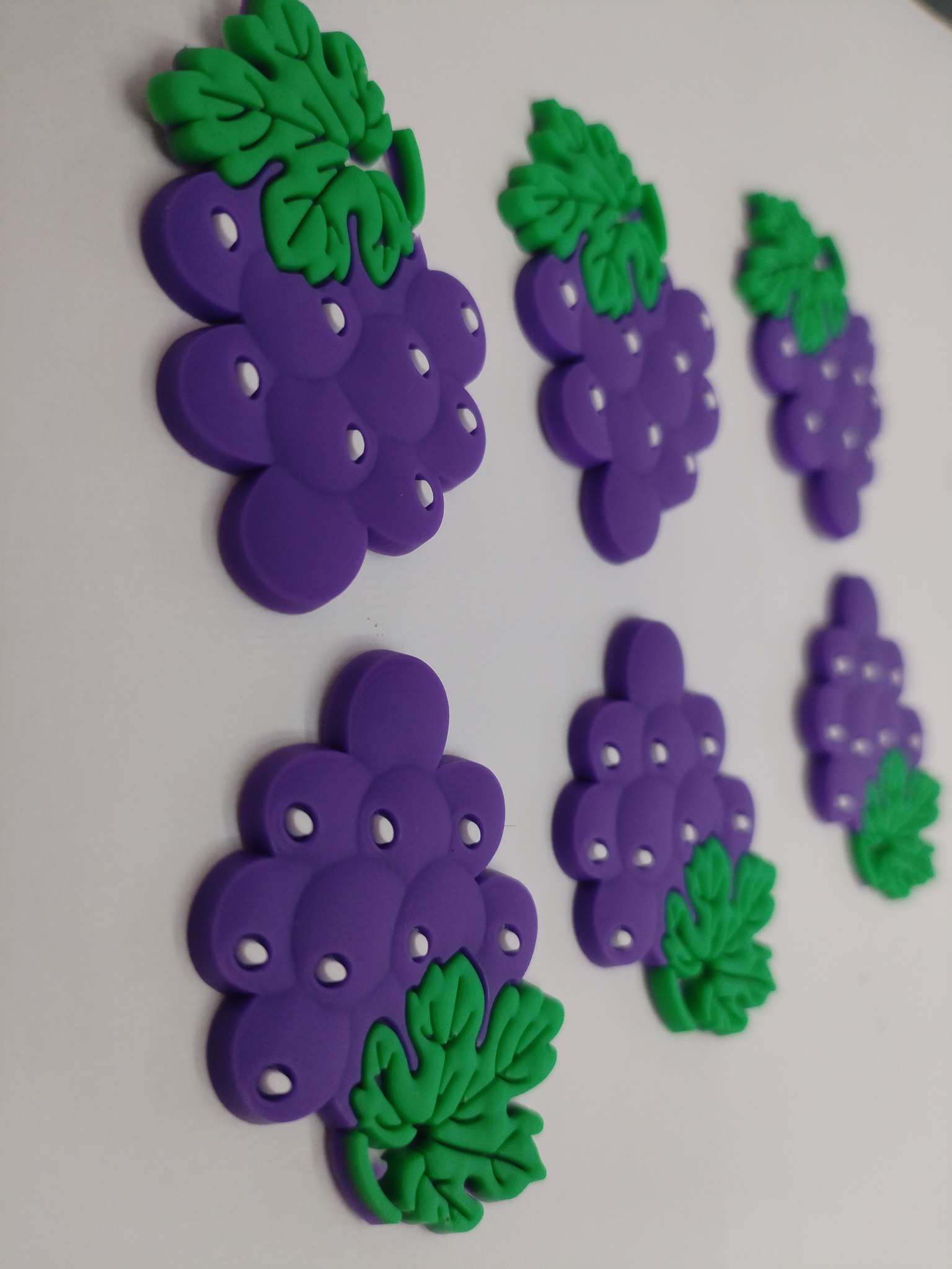 Cartoon fruit grapes 🍇PVC soft adhesive patches, refrigerator, mobile phone case patches DIY decorative accessories Specification image