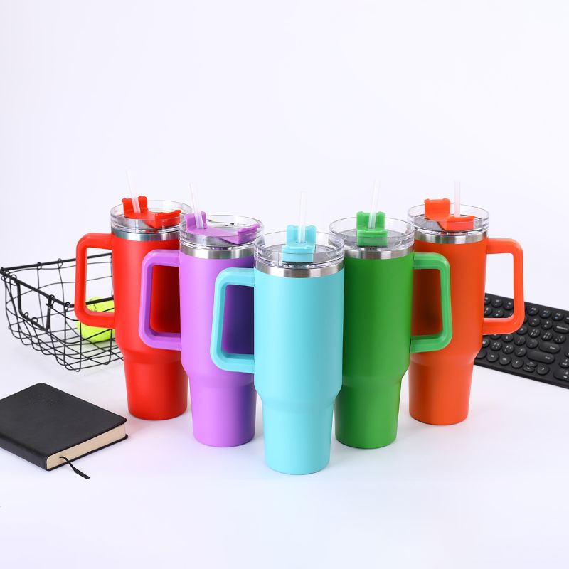 A first-generation 40oz car cup with a straw, a portable vacuum stainless steel insulated cup for cold preservation and ice cream details Picture
