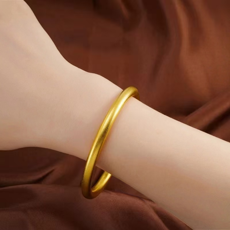 Exquisite bracelets, unique designs, and fashionable and trendy jewelry