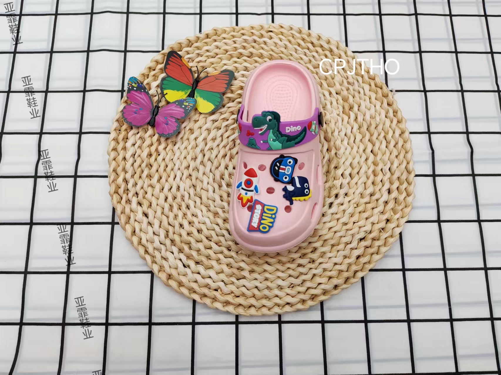 Children's fashionable and cute cartoon outerwear crocs