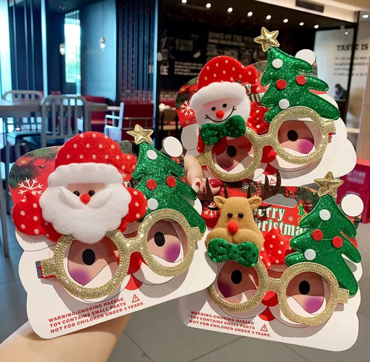 Christmas decorative headbands and Christmas decorative cartoon glasses come in a wide variety of styles and designs. We offer both wholesale and retail services for holiday gifts and Christmas Application Scenario