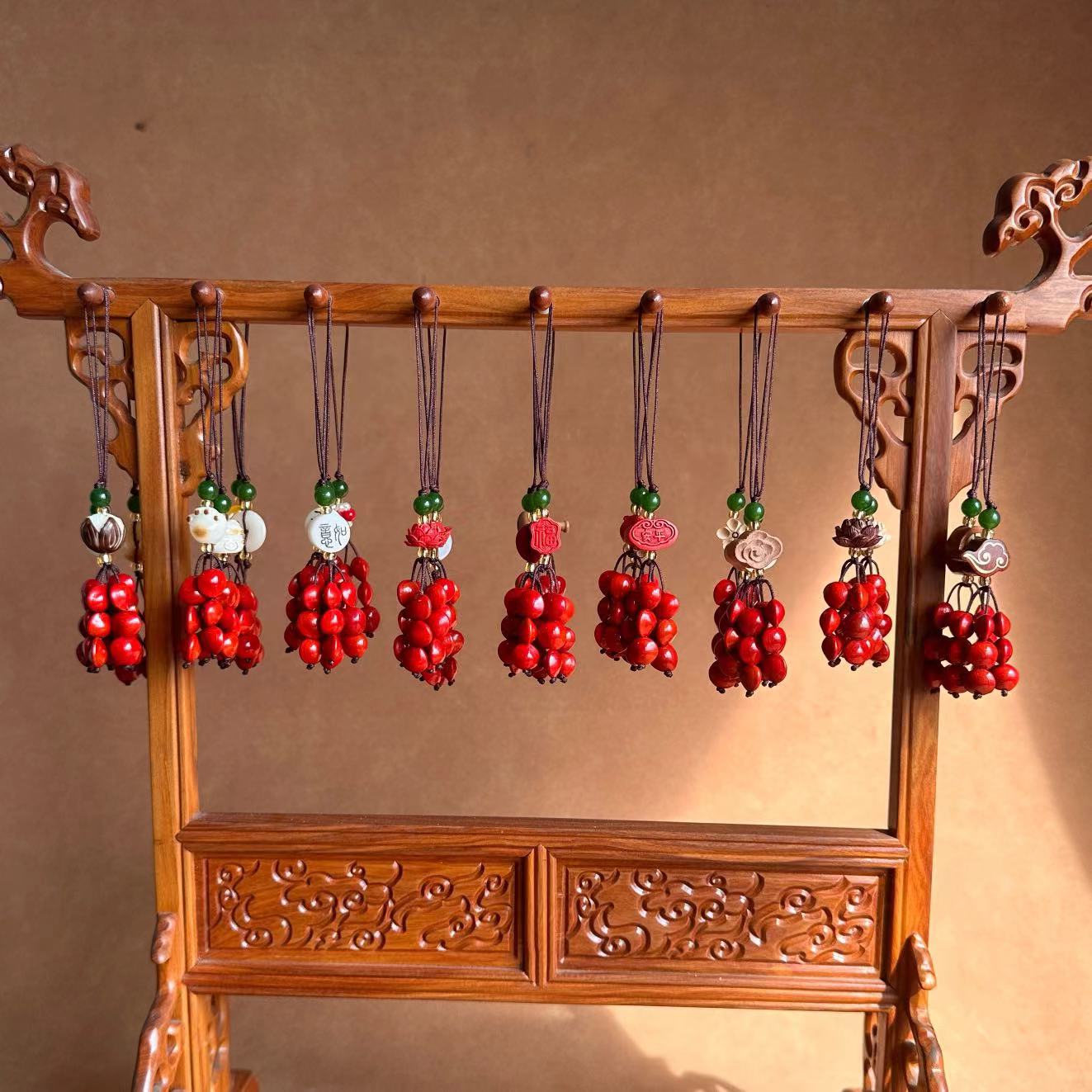 相思豆小挂件批发红豆手机挂件菩提籽钥匙扣梳子挂件吊坠木梳流苏详情3