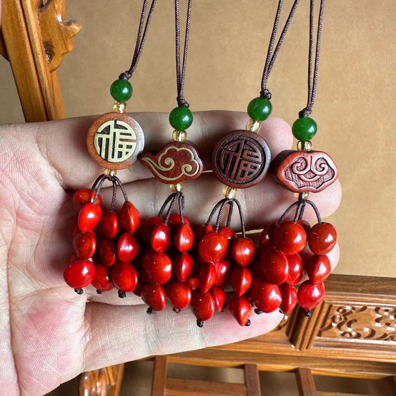 相思豆小挂件批发红豆手机挂件菩提籽钥匙扣梳子挂件吊坠木梳流苏详情6