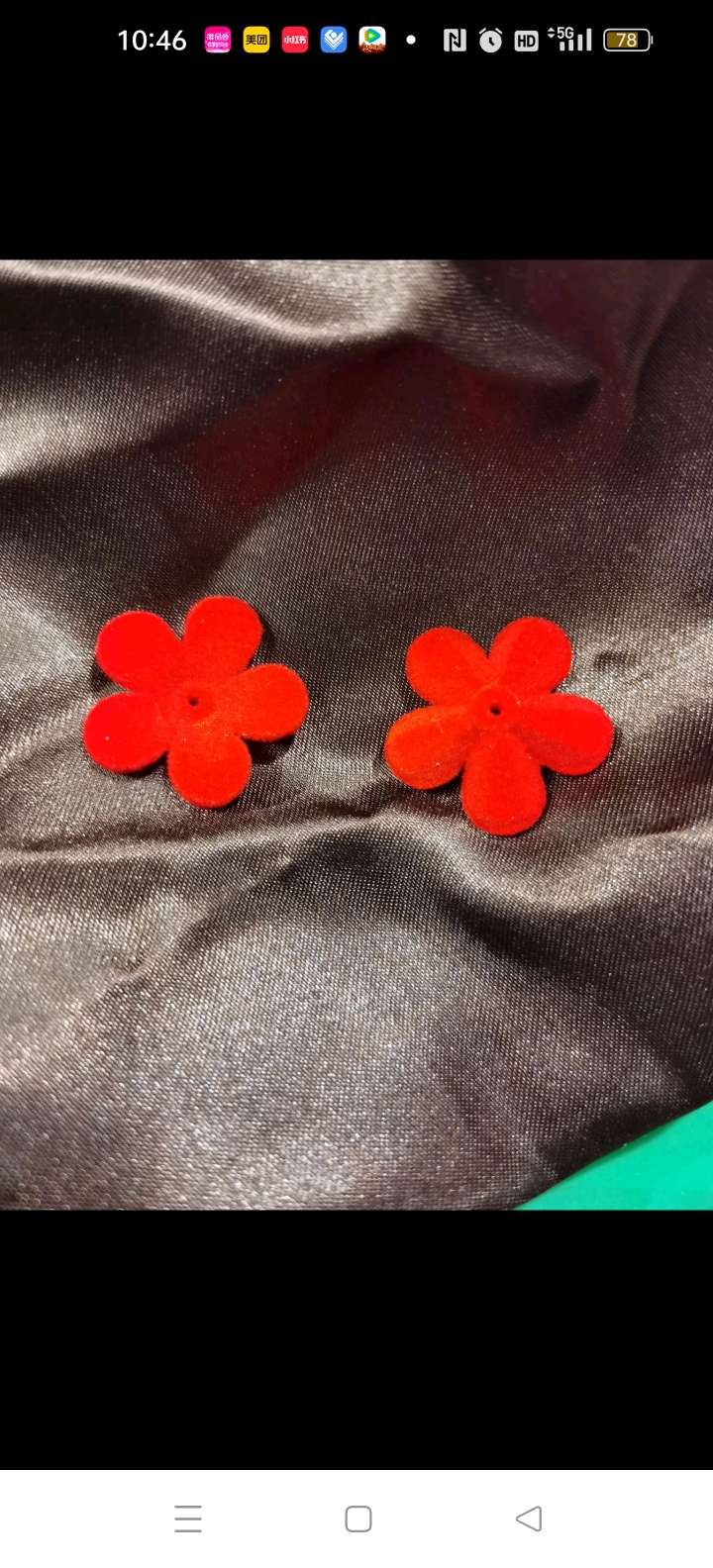 Flocked plum blossom pieces, plastic flocked jewelry accessories, decorative jewelry accessories details Picture