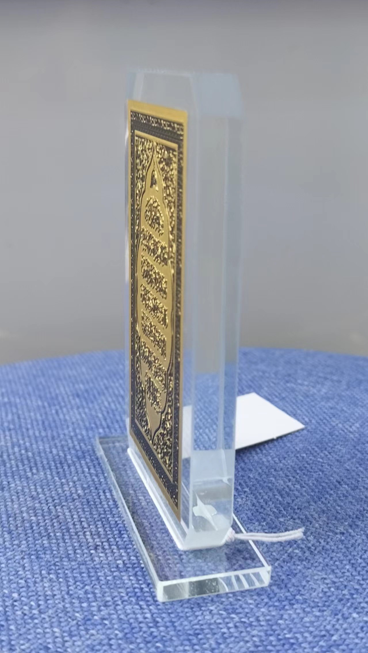 Arabic text gold foil ornaments and crystal glass ornaments Application Scenario