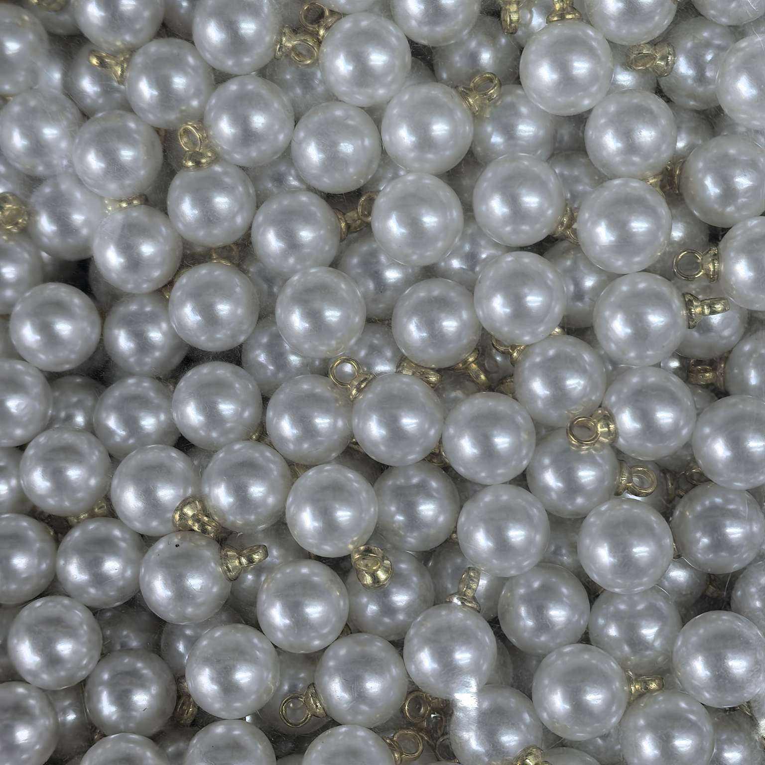 A comprehensive collection of jewelry accessories: Copper beads, soft clay, alloy elements, resin decoration, selected high-quality jewelry materials, essential DIY accessories, high-gloss imitation pearl round bead pendants, diy handcrafted materials, fashionable ears details Picture