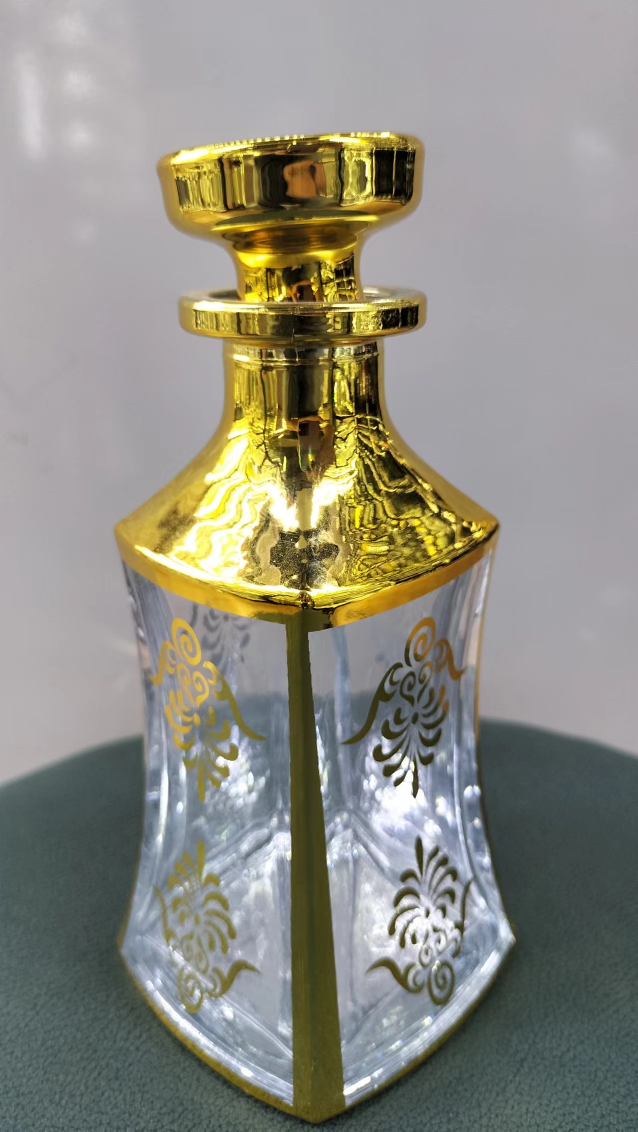 Perfume bottles, crystal glass perfume bottle display bottles, gold-plated perfume bottles Specification image