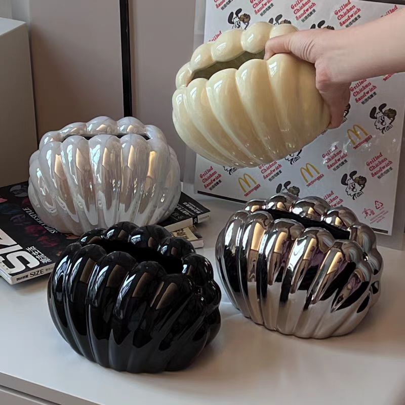Creative shell tissue box, high-end and light luxury style for the living room, tissue box decoration, high-end feel, home desktop napkin box details Picture