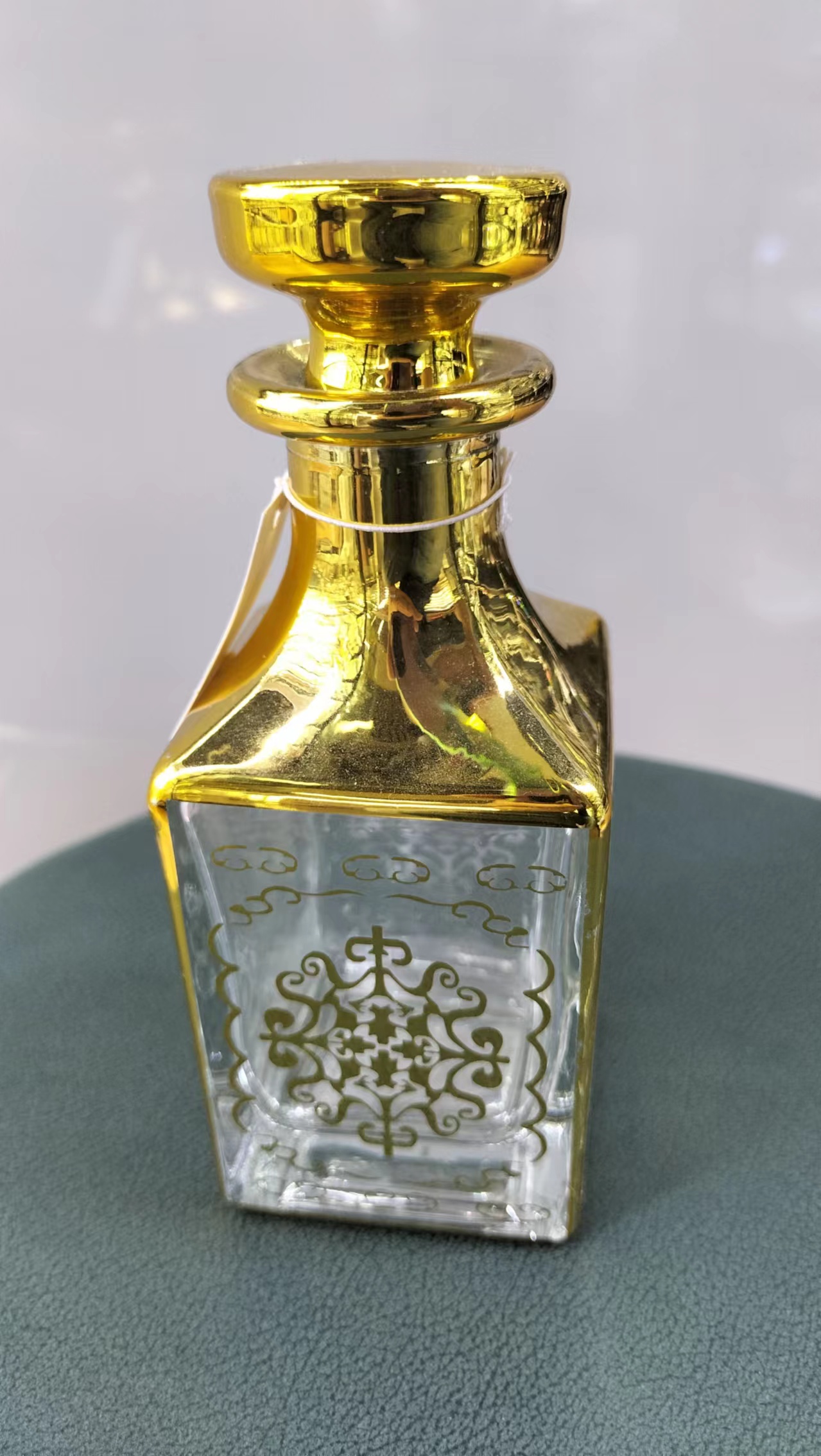 Perfume bottles, crystal glass perfume bottle display bottles, gold-plated perfume bottles Specification image