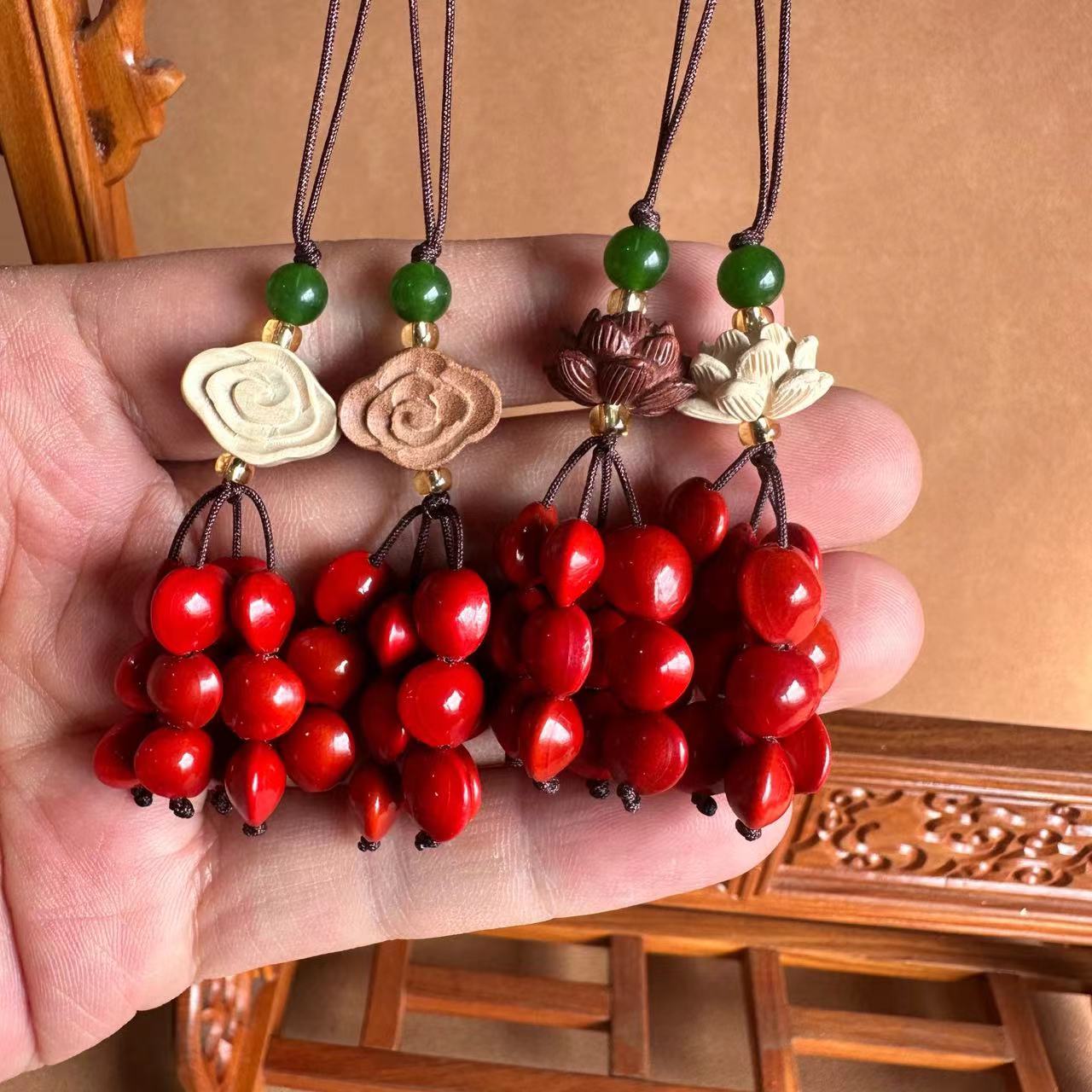 相思豆小挂件批发红豆手机挂件菩提籽钥匙扣梳子挂件吊坠木梳流苏详情7