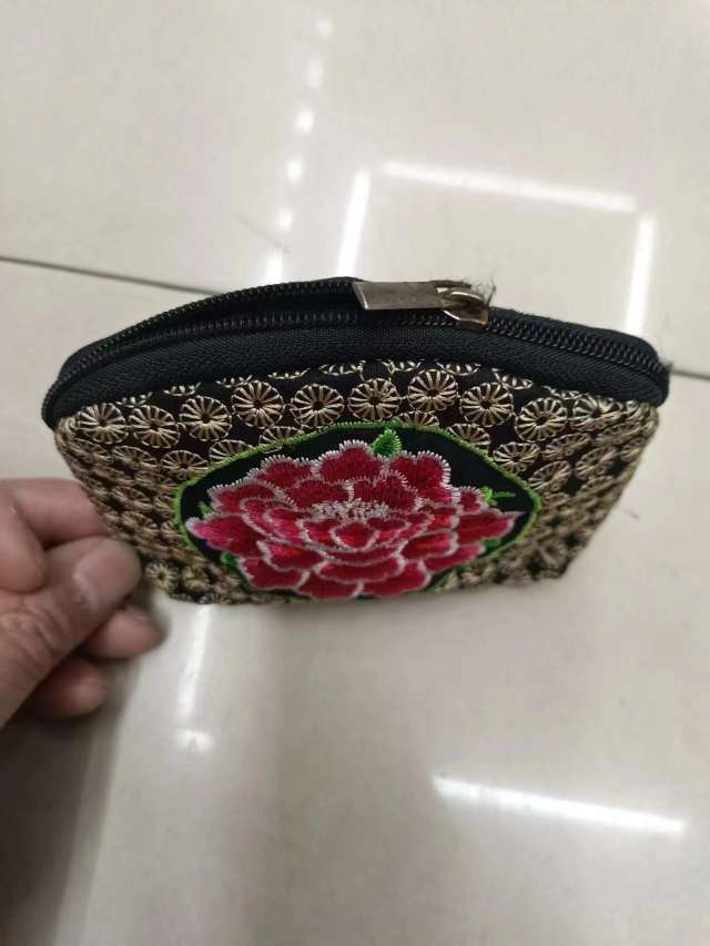 刺绣零钱包👛