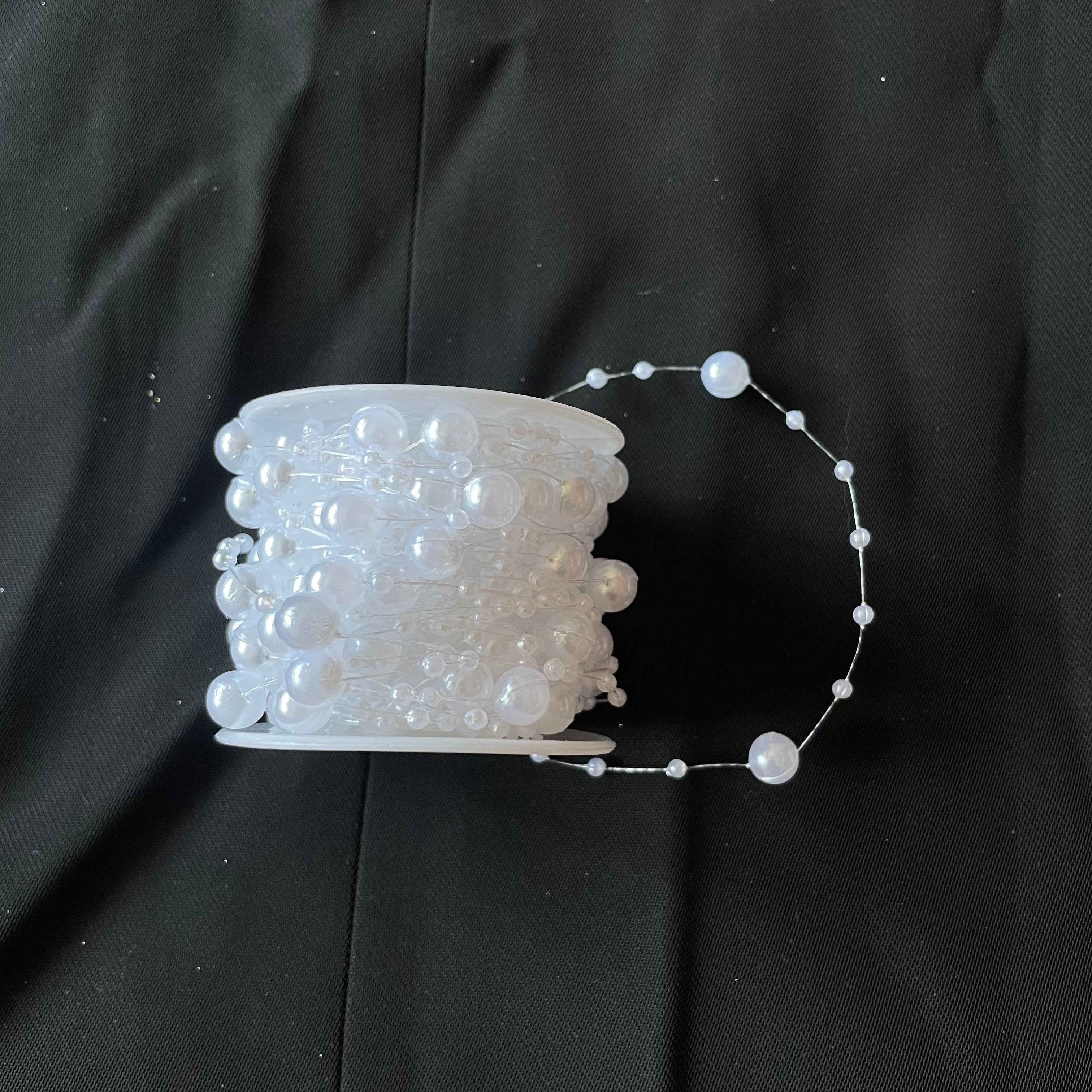 10M fishing line 8+3 bead chain, a must-have Christmas hat accessory. Unique design Christmas decorations add a festive atmosphere to your home. Christmas-themed decorations make your Christmas even more unique Item Picture