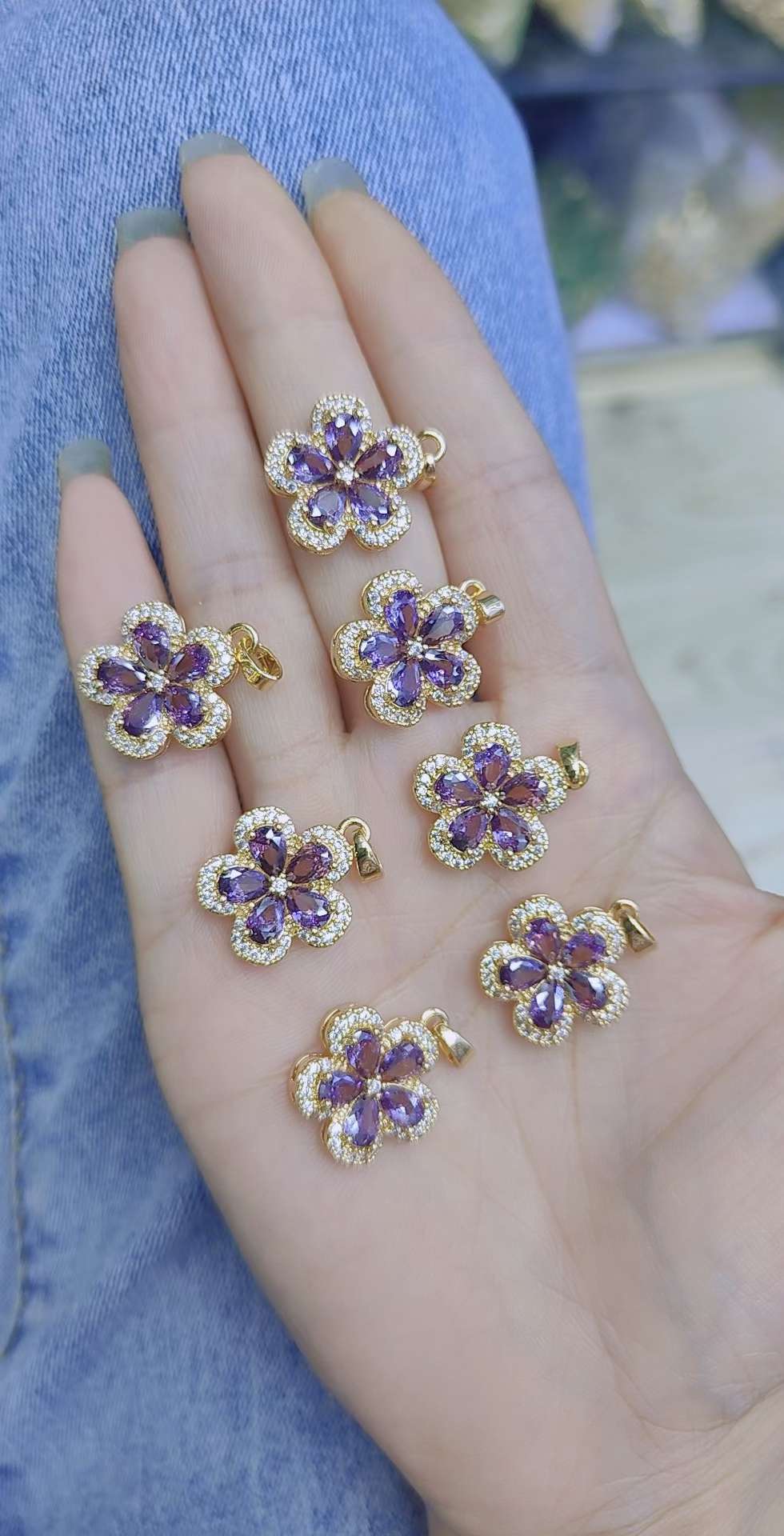 A collection of exquisite handcrafted items featuring the same retro beaded jewelry and necklaces as JJ Lin's from Genshin Impact, including twelve zodiac amber pendants details Picture