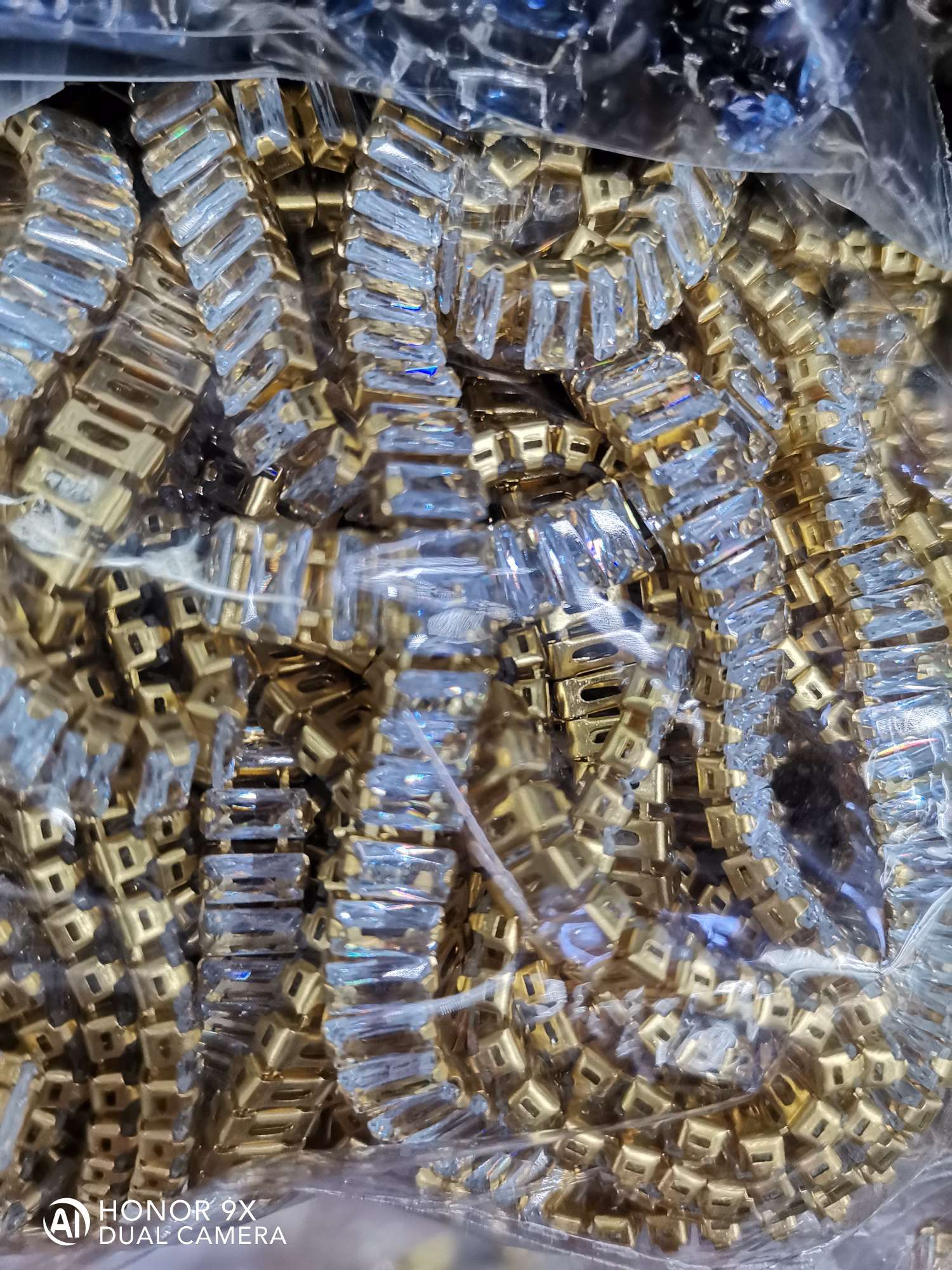Rectangular claw chain accessory