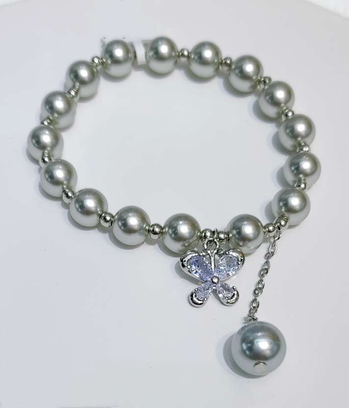 Imitation Shi family pearl bracelet, zircon butterfly copper accessory jewelry, high quality and high appearance level, Internet bestseller, mass light luxury fashionable design bracelet detail image 2