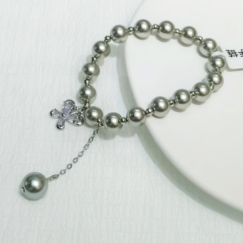 Imitation Shi family pearl bracelet, zircon butterfly copper accessory jewelry, high quality and high appearance level, Internet bestseller, mass light luxury fashionable design bracelet Item Picture