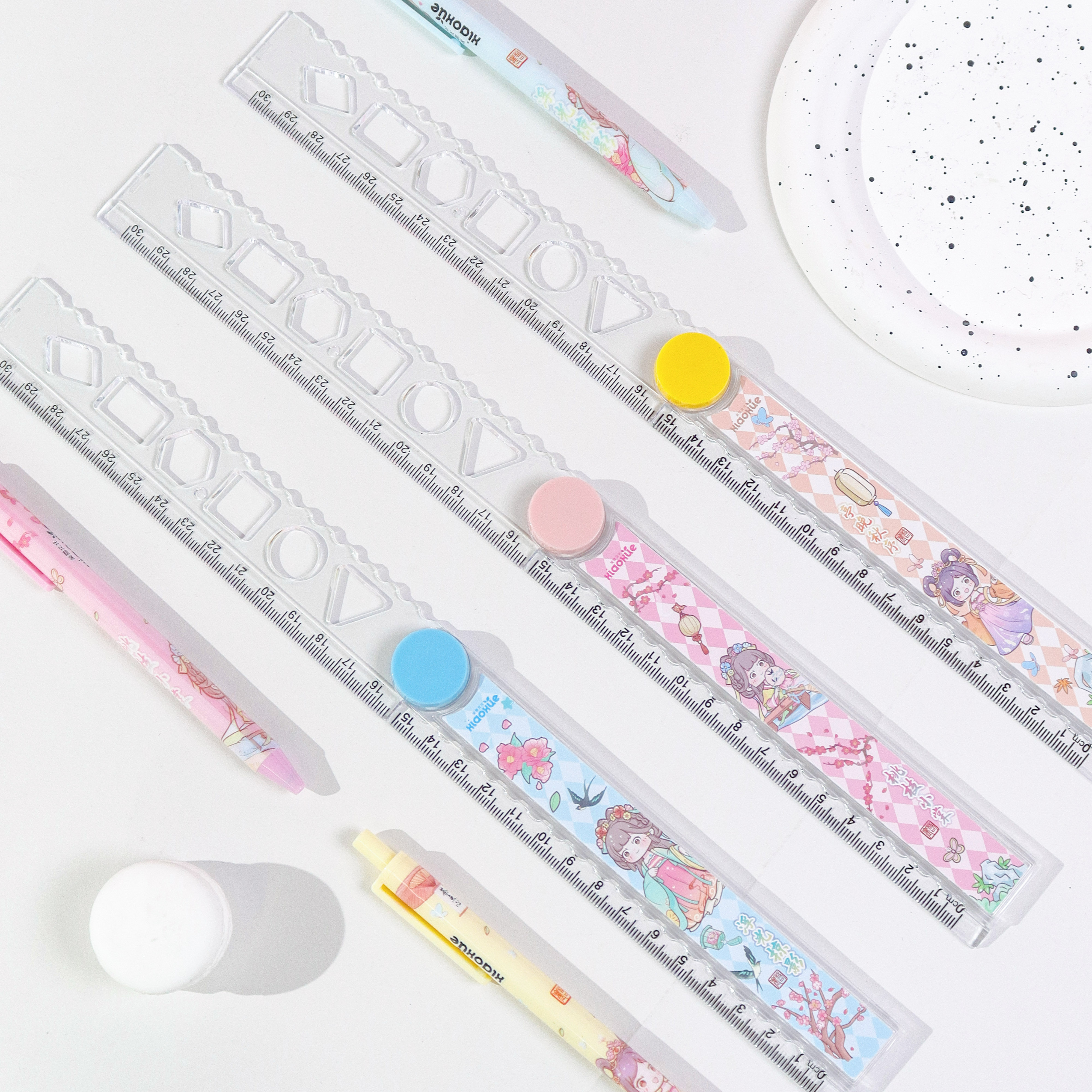 Tang Gong Folding Ruler 30CM+ pen Creative and cute ruler set, essential learning tool. Folding design, cartoon pattern, high transparency ruler, clear printing, not easy to wear, tough material Item Picture