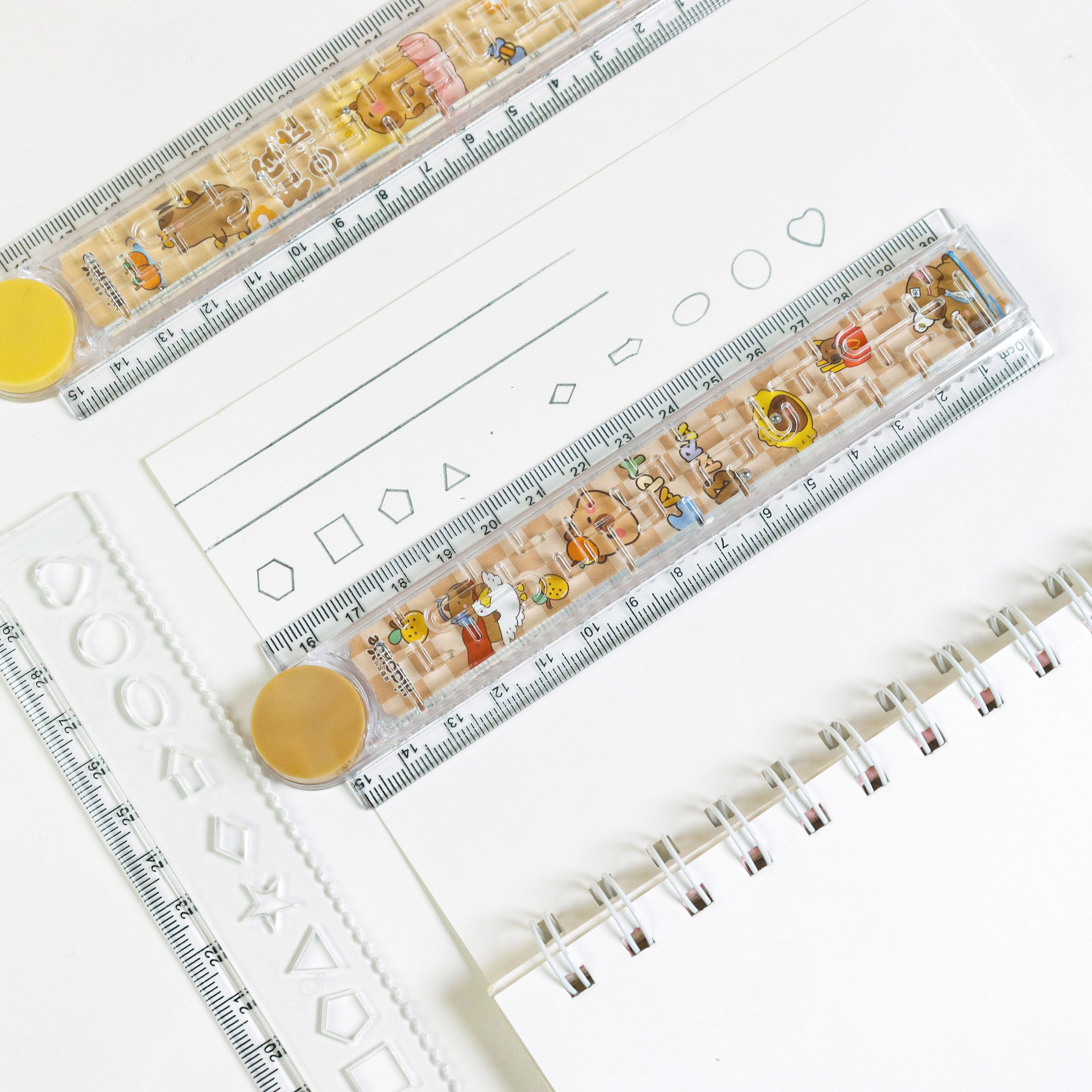 The cardboard maze folding ruler is a creative and cute student supply set. It is an essential tool for learning. The folding design features cartoon patterns, high transparency, clear printing, and is not easy to wear. The material is tough Item Picture