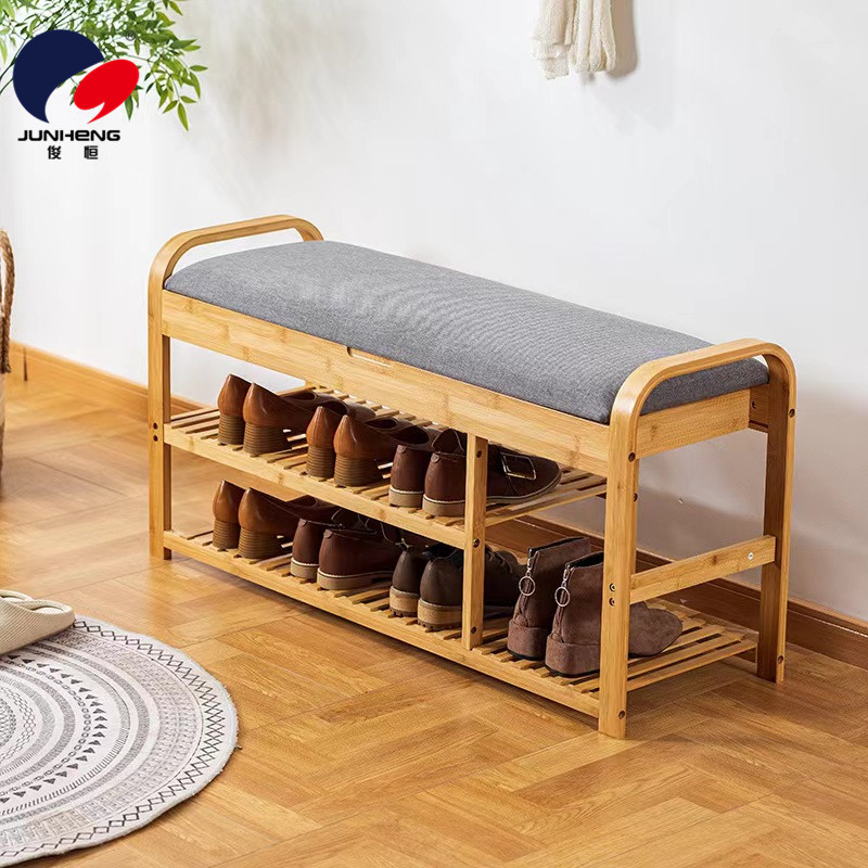 The entrance hall can be a seated shoe rack and stool integrated at the door. It is a Nordic shoe-changing stool, a shoe cabinet, a sitting stool and a shoe-wearing stool for household use