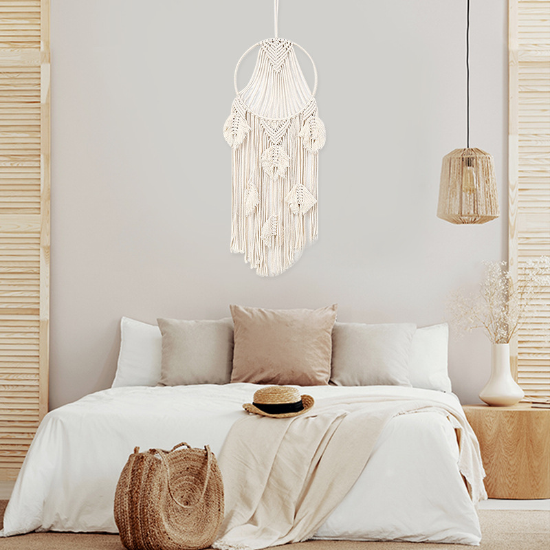 Cross-Border New Hand-Woven Cotton Leaf Tapestry Feather Dreamcatcher Home Decoration Homestays Wall Blanket Wholesale Application Scenario