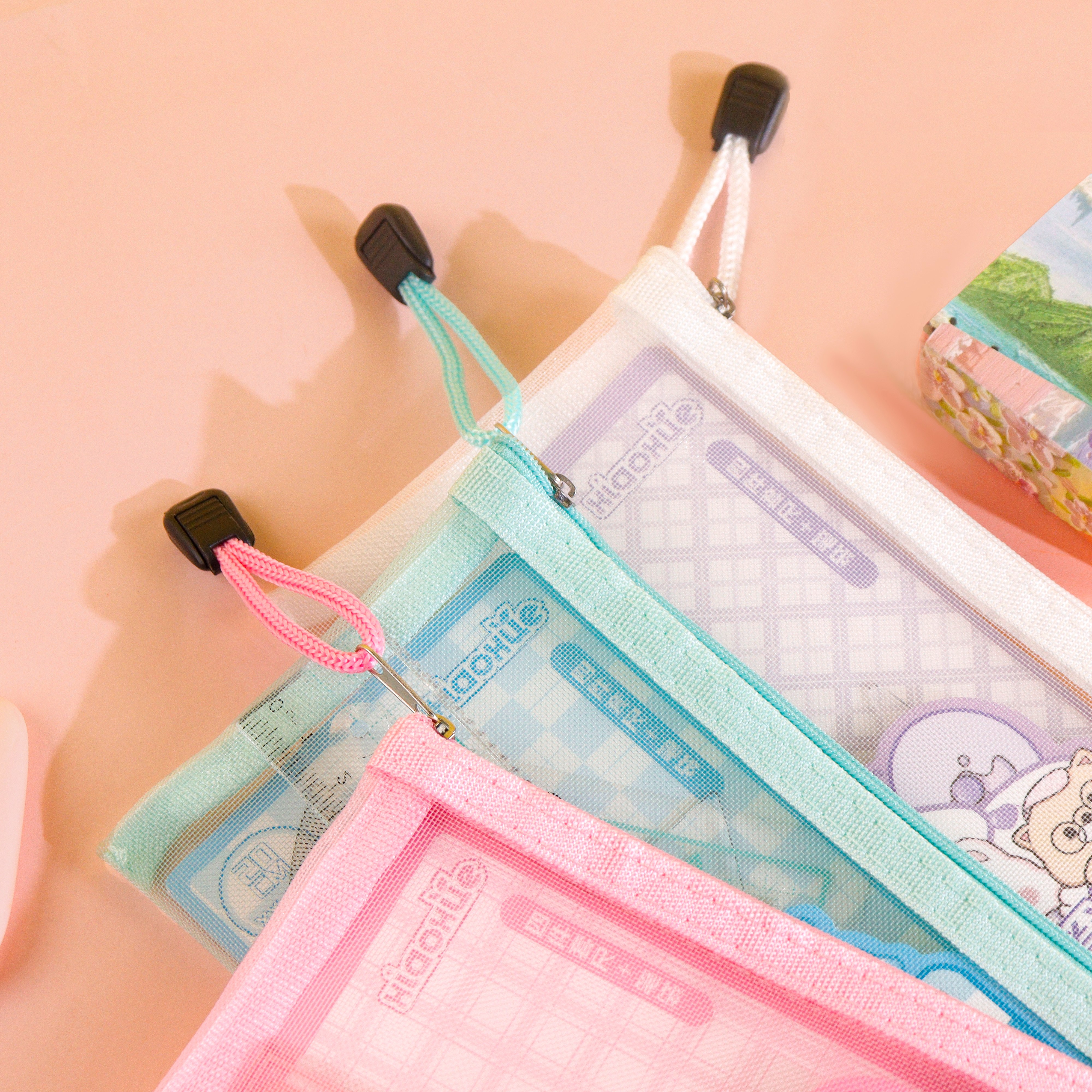 XX-0016 Multi-functional grid bag 4-piece set, essential tool for learning, high school, primary school and junior high school students cartoon pattern high transparency ruler set Specification image