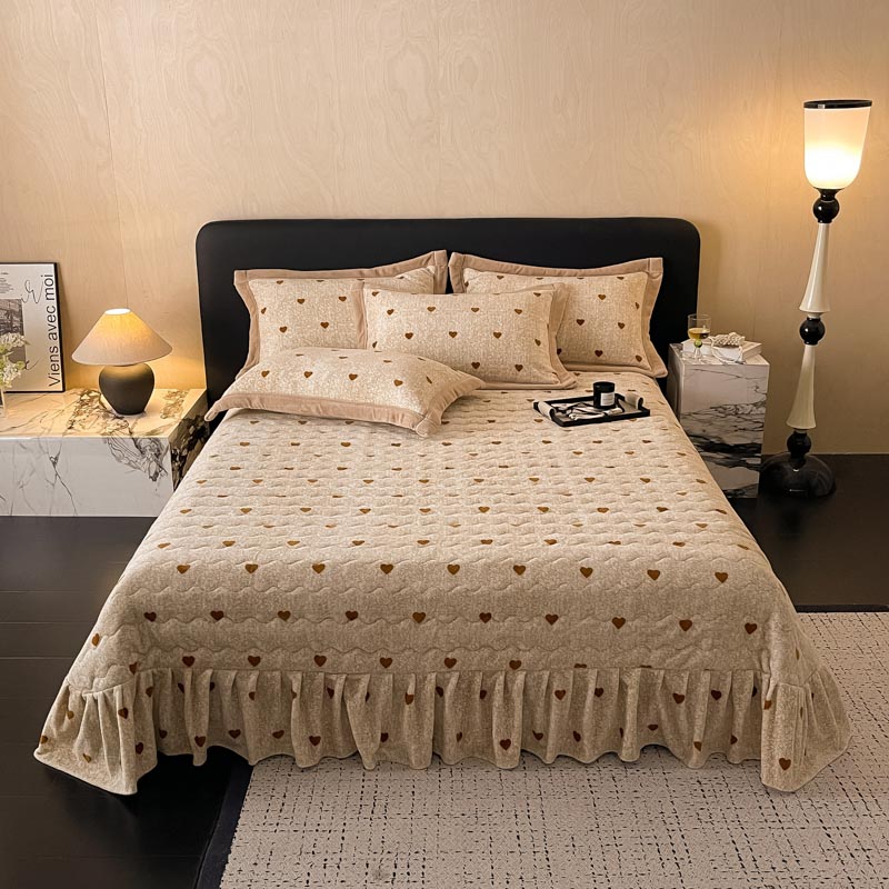 Printed milk wool quilted cotton-padded bed cover pillowcase three-piece set, thickened warm bedding set, home textile set, fresh DB home textile bed cover