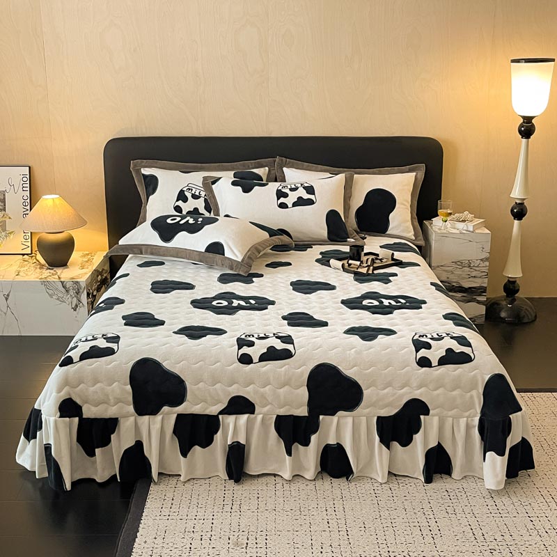 Printed milk wool quilted cotton-padded bed cover pillowcase three-piece set, thickened warm bedding set, home textile set, fresh DB home textile bed cover Application Scenario