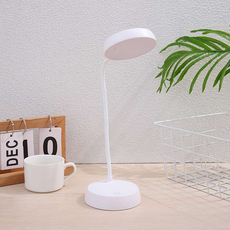 2024 New cartoon children's desk lamp, bedside night lamp, reading and learning eye-protecting lighting fixture, socket desk lamp, energy-saving, durable, safe, environmentally friendly and eye-protecting desk lamp details Picture