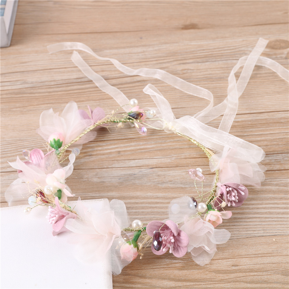 The new Jialan brand from the factory features a fresh little Daisy wreath, a simple Korean princess sweet hairband, a forest girl style travel photo prop, and a crystal wreath details Picture