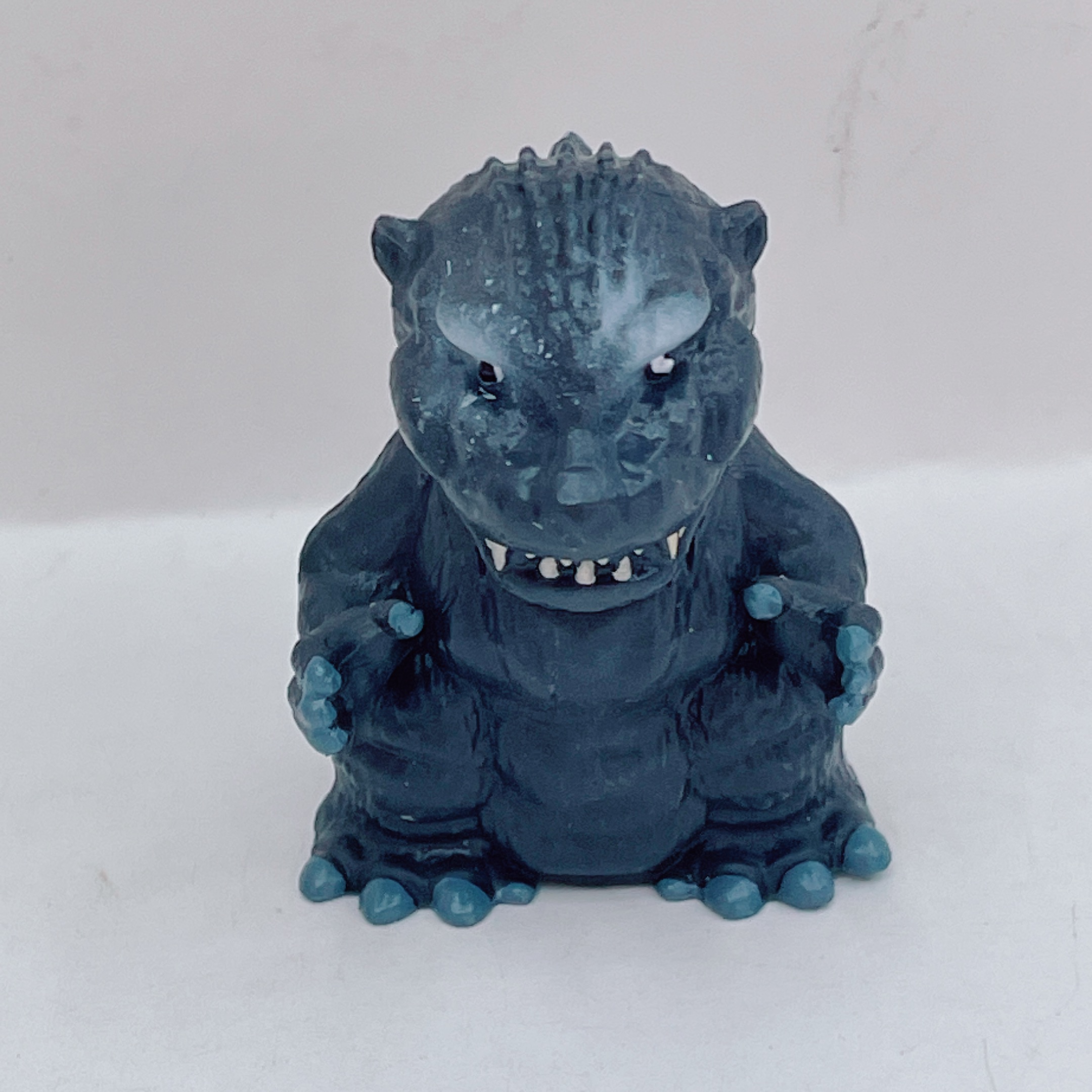 Godzilla finger cots, Godzilla dinosaur figurines, car desktop models, decorative toys Application Scenario
