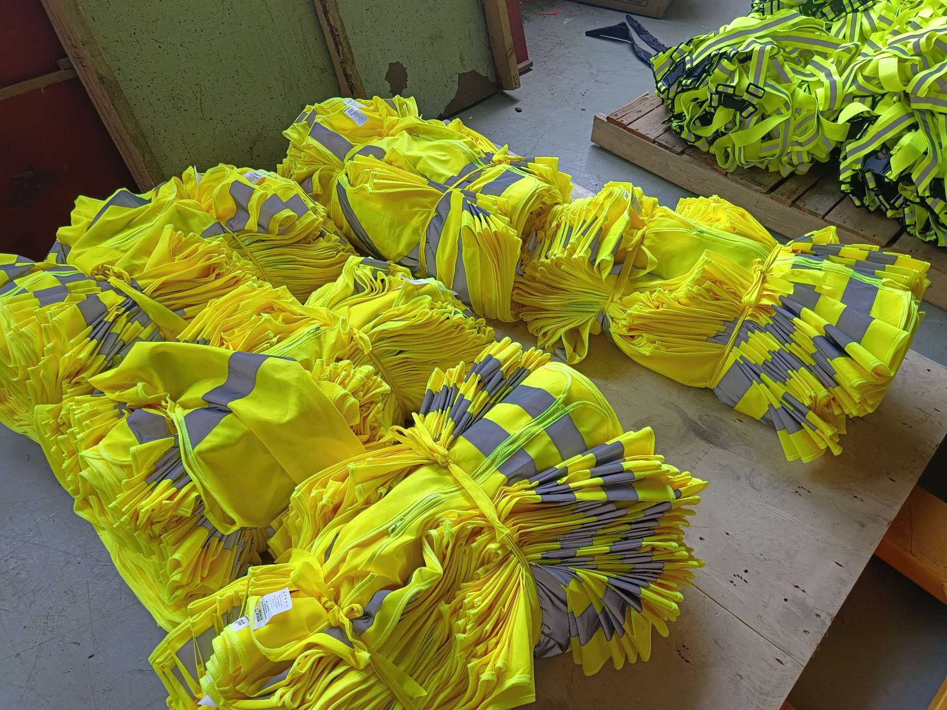 交通安全设施专用 高反光材料制造 安全防护反光衣 提升夜间行车安全反光马甲详情图7