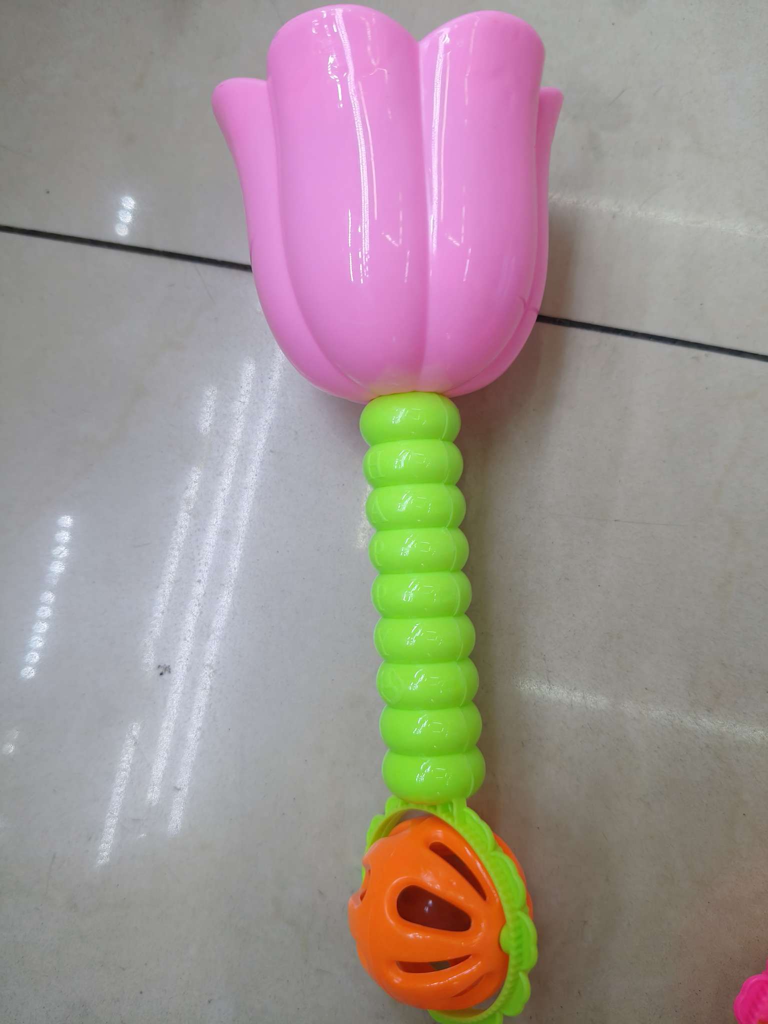 新款莲花摇铃，款式新颖，质量精良，儿童的快乐玩伴。6只/包，108包/箱。opp袋装。婴儿玩具摇铃铃铛宝宝玩具详情图5