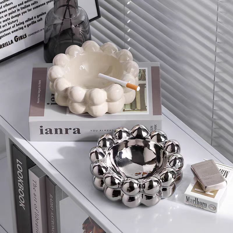 家用烟灰缸实物图