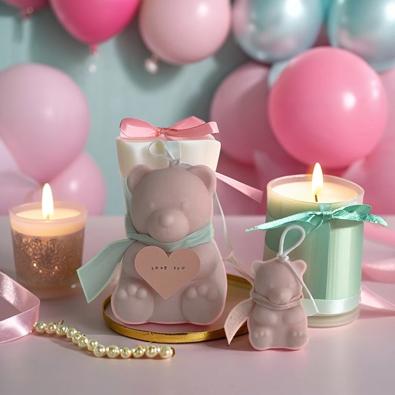 Sitting Bear Scented Soybean Candle, cute home scented handmade trinket, birthday cake, Creative souvenir, scented candle Application Scenario