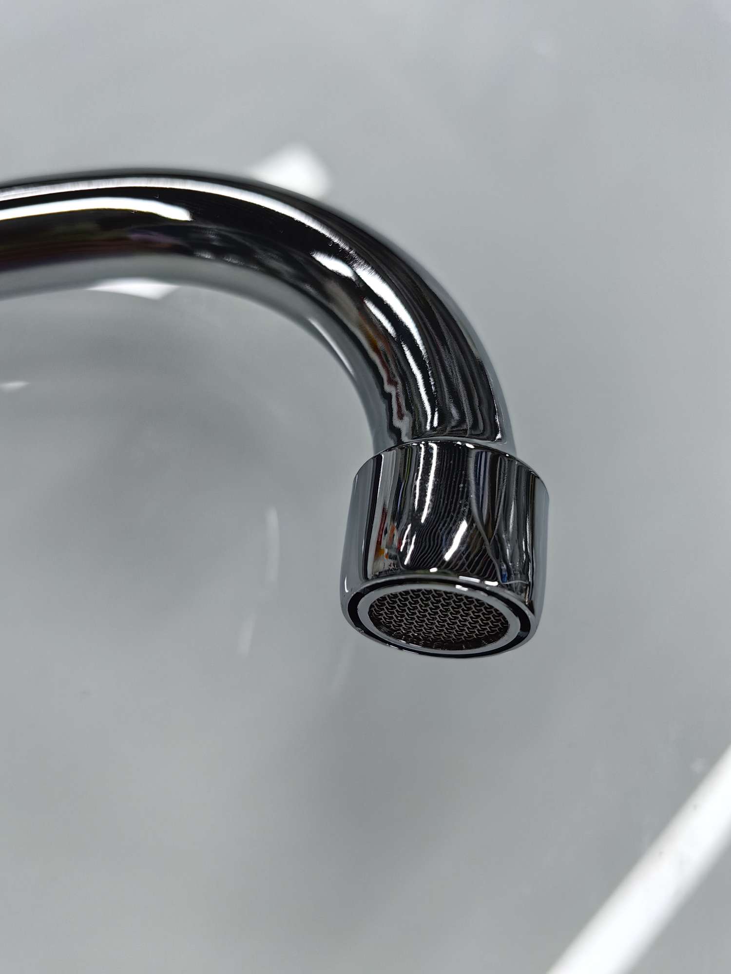 Ah21 Household Kitchen Wash Basin Faucet Washbasin Vertical Single Handle Cold Water Faucet Single Cold Faucet Chrome Fast Open Faucet Slow Open Faucet Application Scenario