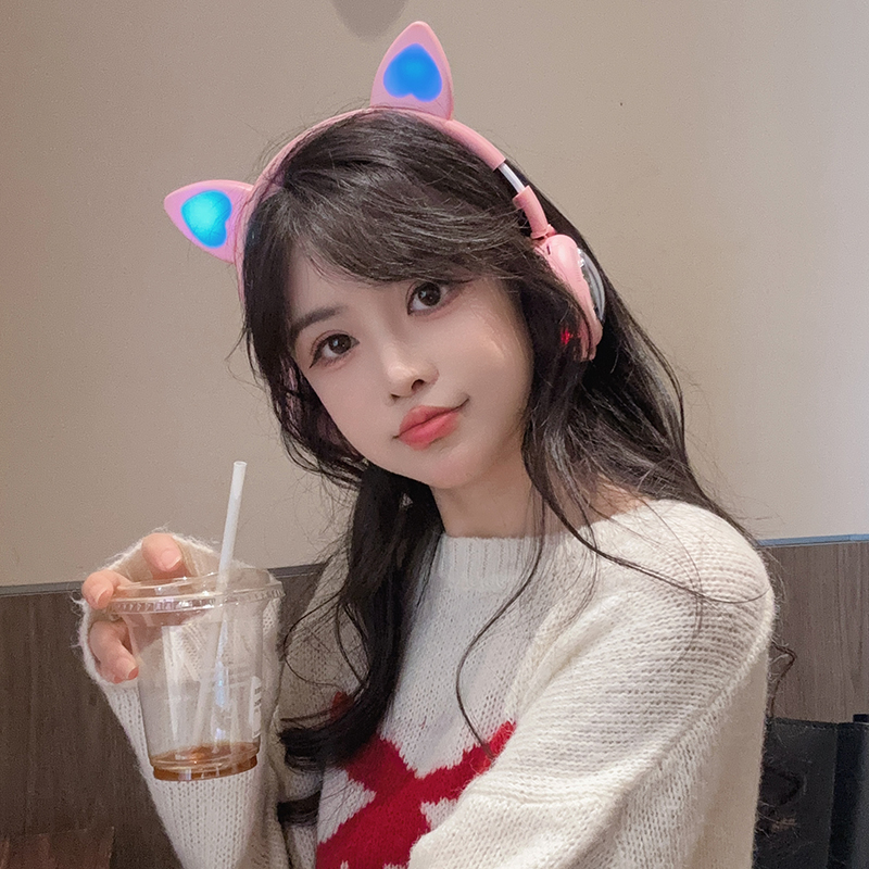 AIDJ's new Bluetooth headphones, wireless over-ear headsets, seven-color glowing cat ears, rabbit ears, student Cosplay games, sports heavy bass, physical noise-cancelling headphones are selling well on Amazon cross-border details Picture