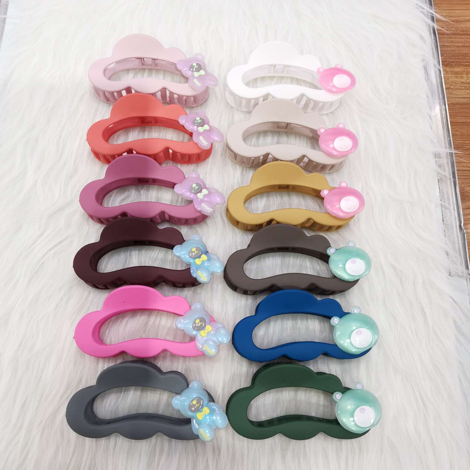 A popular Korean-style rubber 12-color cartoon resin accessory, hairpin and plastic gripper detail image 4
