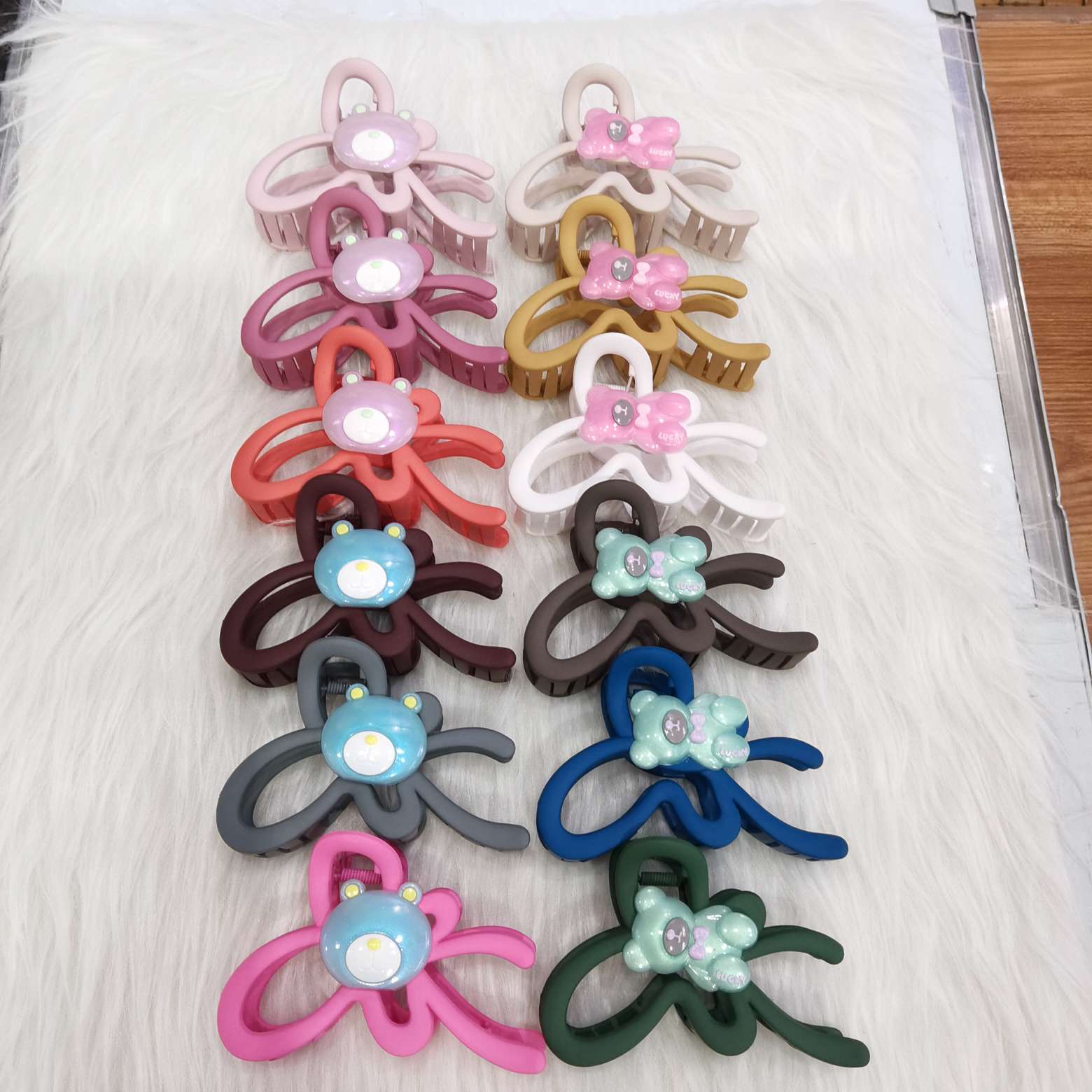 شريط مطاطي أحمر شبكي مكون من 12 كرتونية راتنجية detail image 2