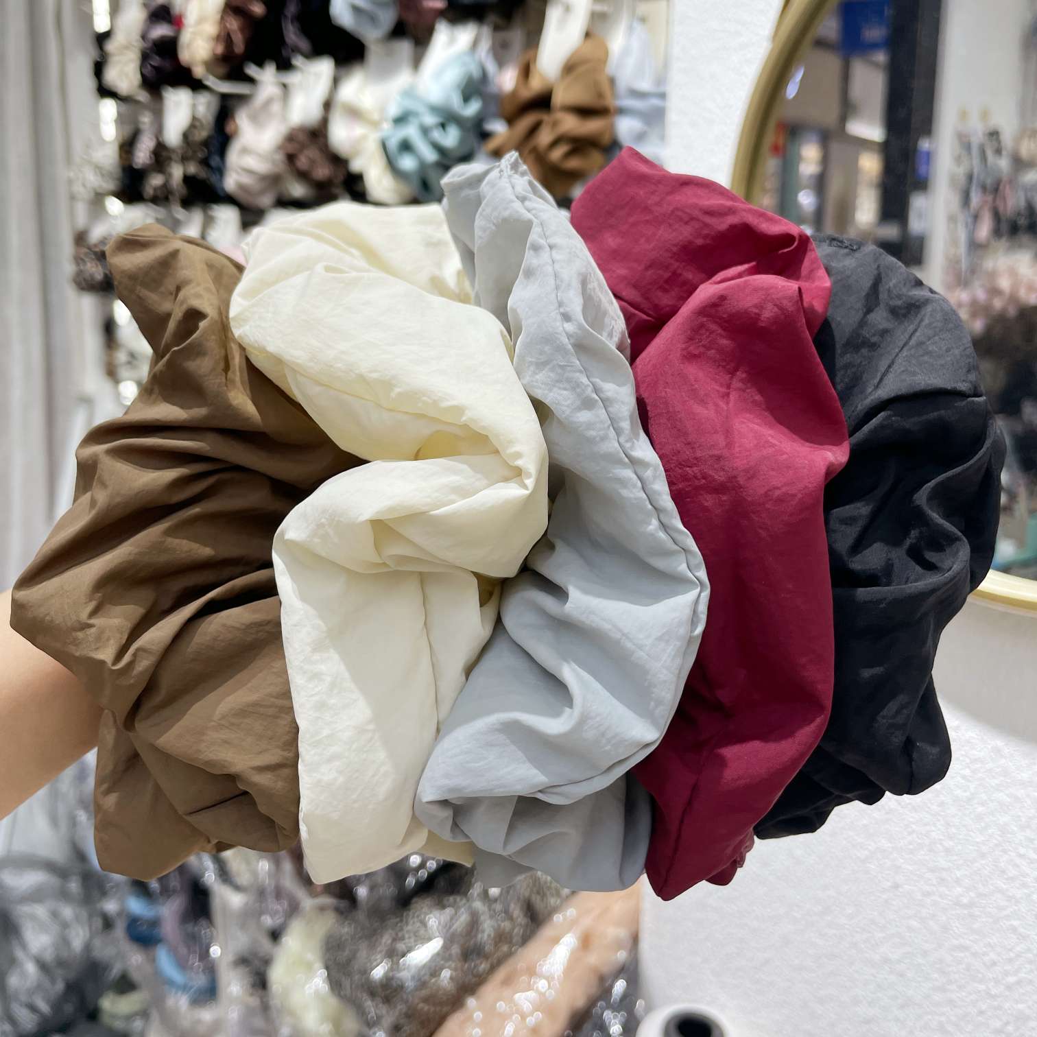 Korean high-end style, fluffy cloud-shaped large intestine hair band headwear, high-end accessories, hair accessories and other hair accessories show your temperament detail image 1