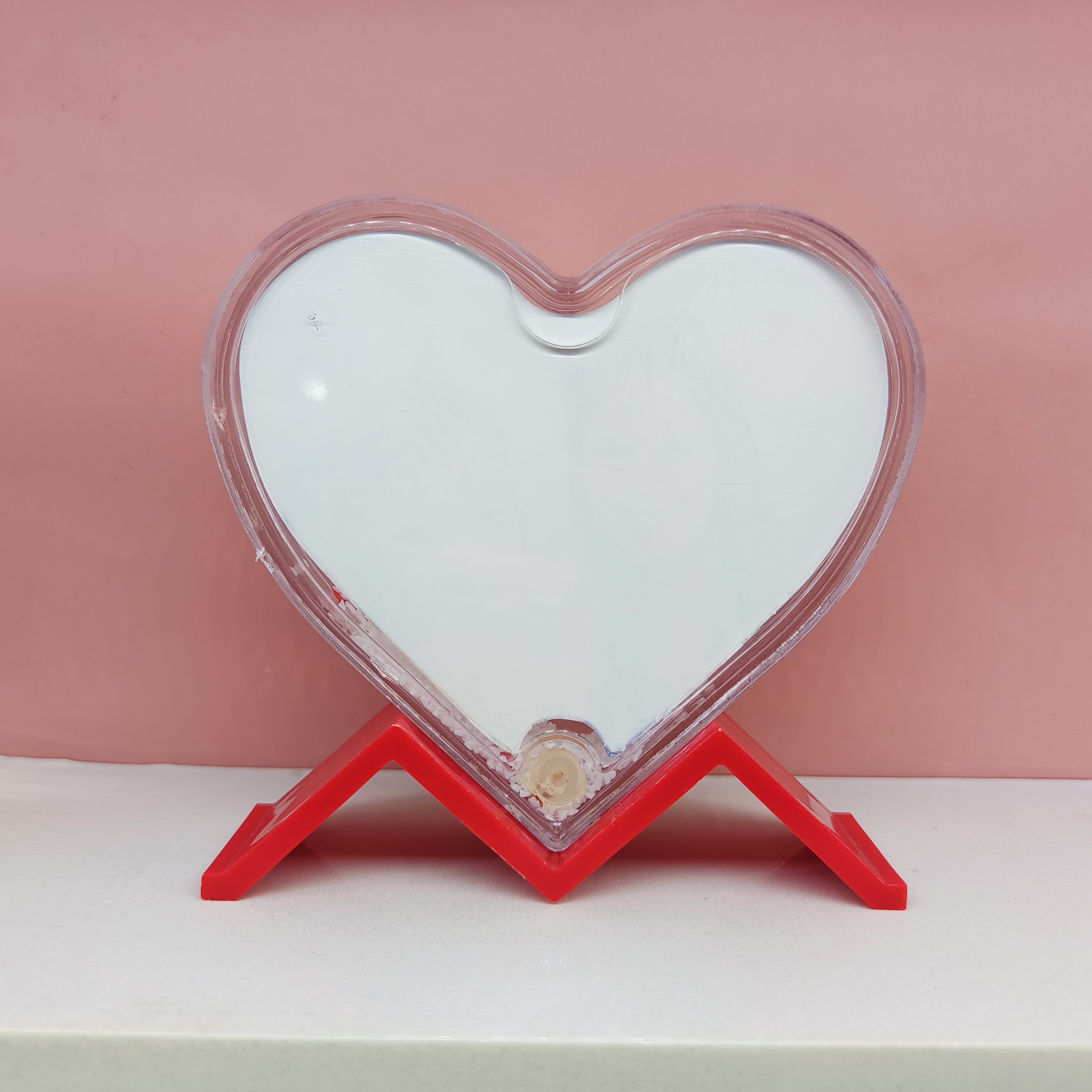 Zhehui Handicrafts: Flowing sand photo frame, heart-shaped photo frame, New home decoration items, desk ornaments, Home ornaments, Snowflake Red heart sequins details Picture
