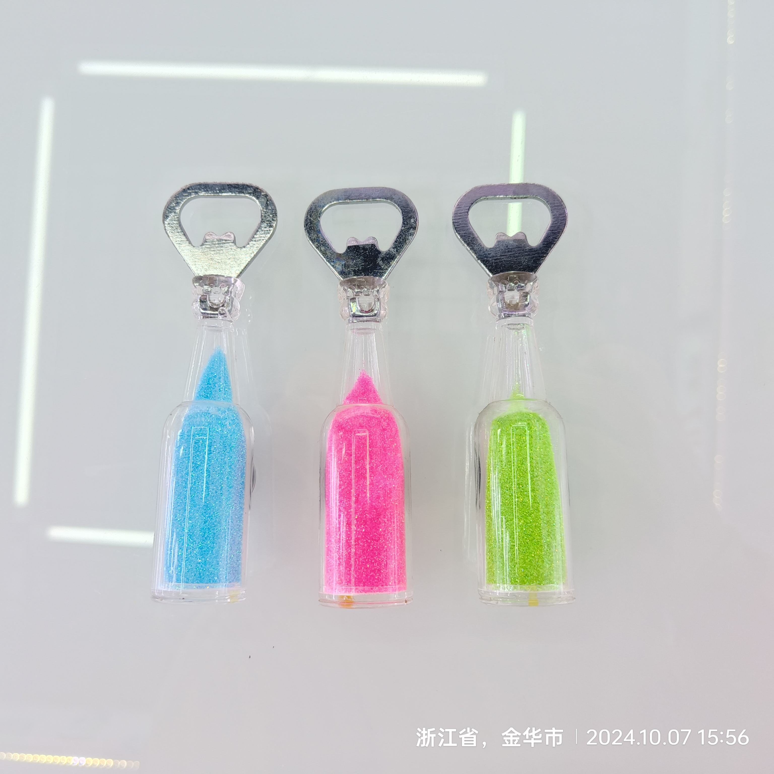 Zhehui Craft Bottle Shape refrigerator Sticker Glitter sequined bottle Practical bottle opener Screwdriver Bar Fun decoration Refrigerator Decoration Interchangeable Sticker Advertising promotion event gift Zhehui Craft 01 Specification image