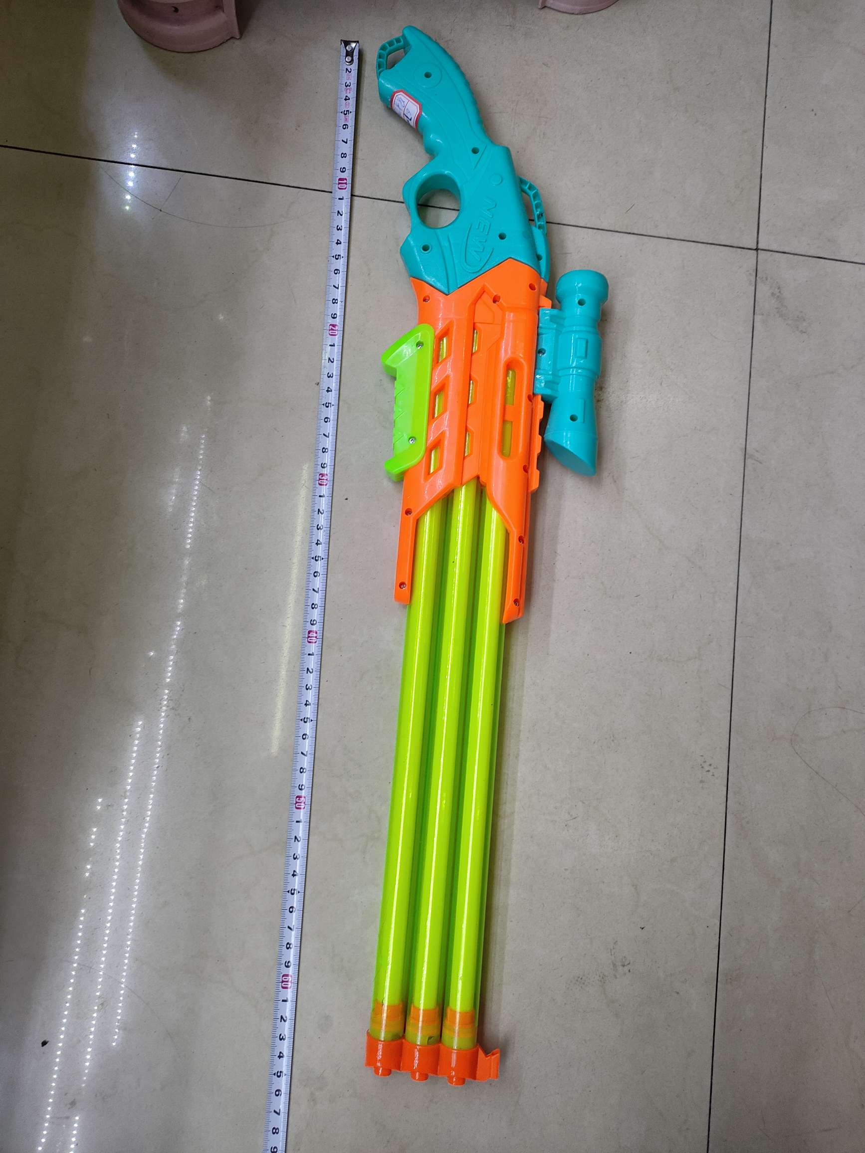 新款水枪玩具，三管大枪，长度65厘米，6.7元/个，90个/箱。沙滩玩具玩具水枪玩具儿童夏季户外