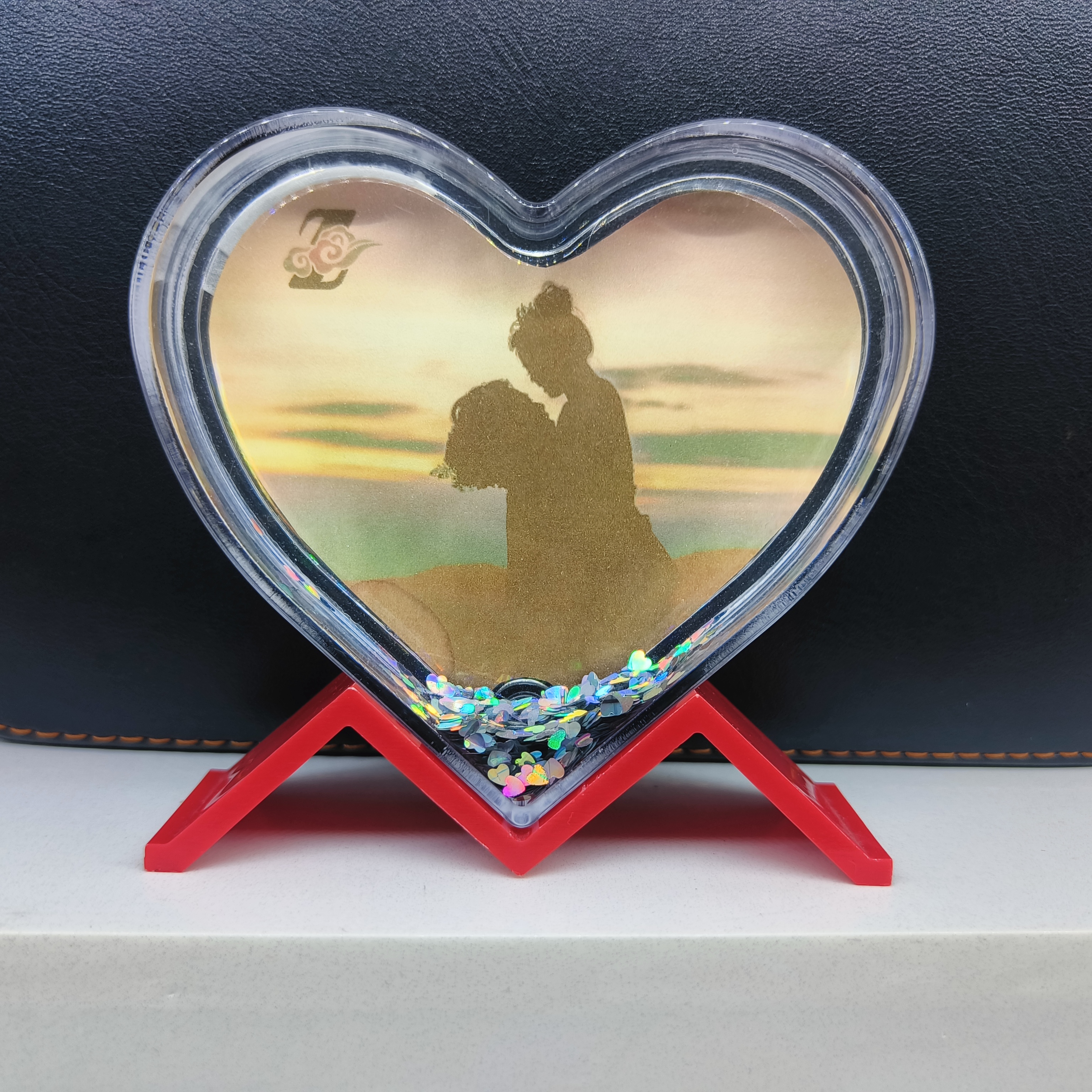 Zhehui Handicrafts: Flowing sand photo frame, heart-shaped photo frame, New home decoration items, desk ornaments, Home ornaments, Snowflake Red heart sequins Specification image
