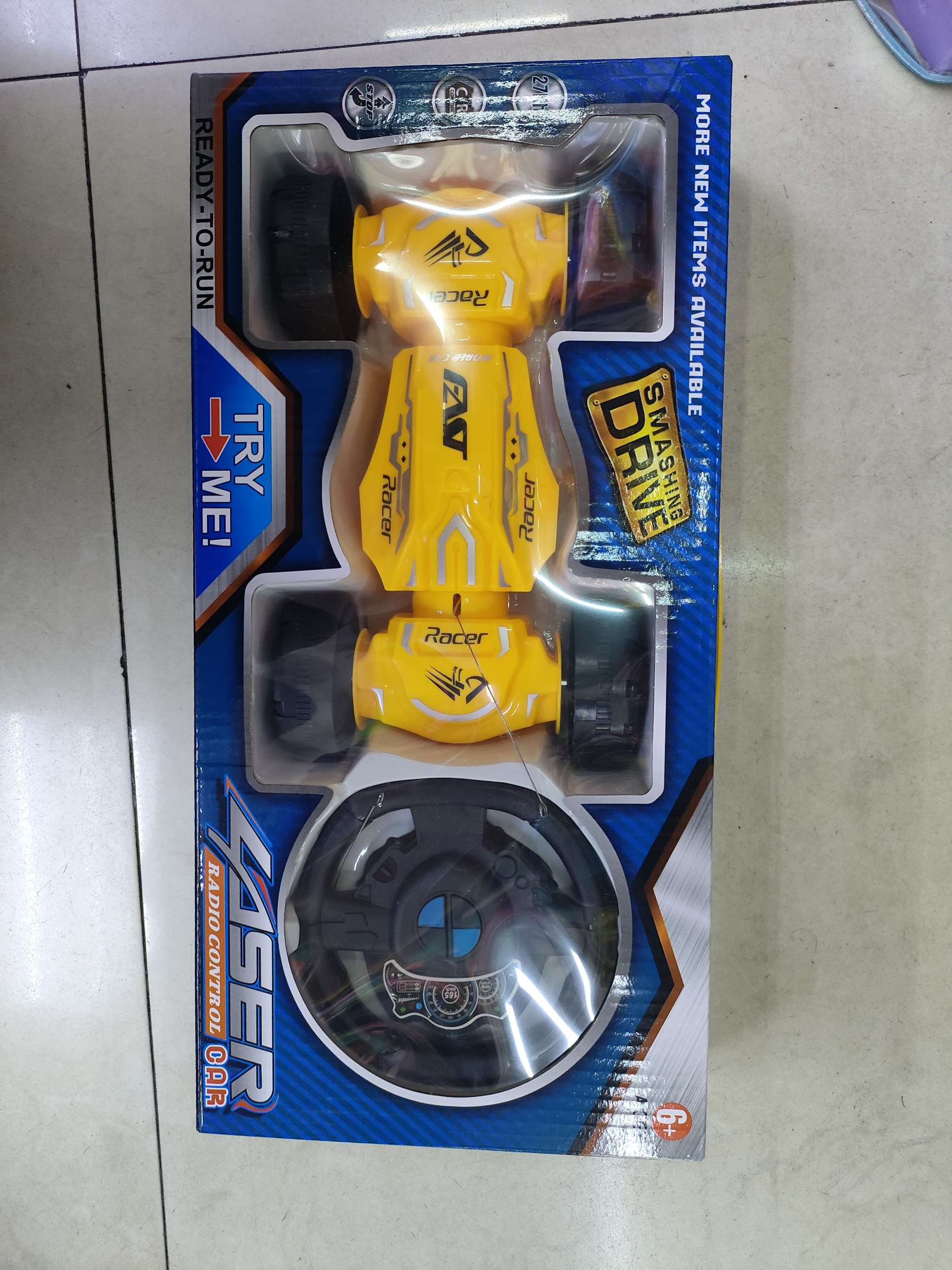 二通遥控扭变车，开窗盒包装 ，12.5元/个，60个/箱。汽车模型新款热销，欢迎新老顾客光临选购。